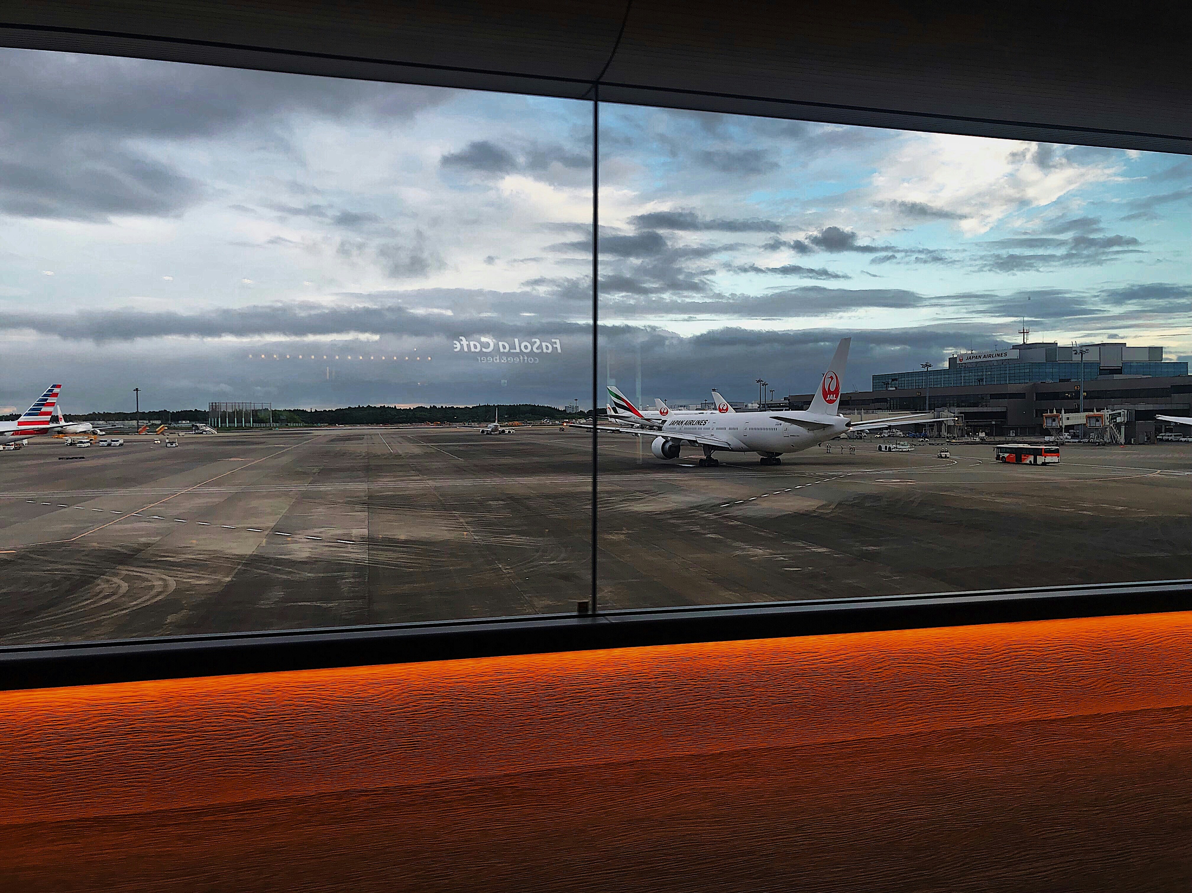 white airplane, Airport scenes 