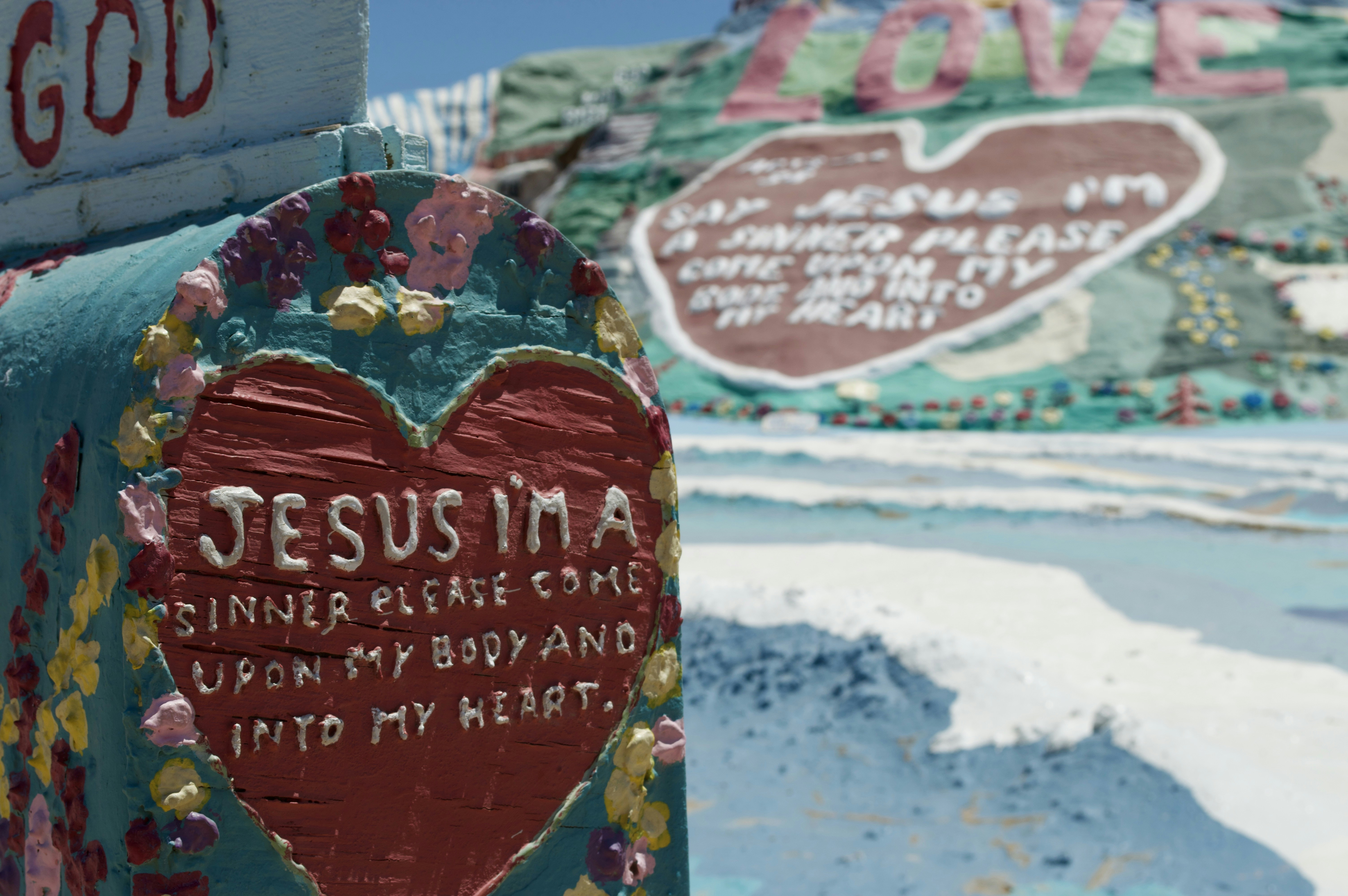 Heartfelt 'Greetings From Austin' Mural Wishes to Share