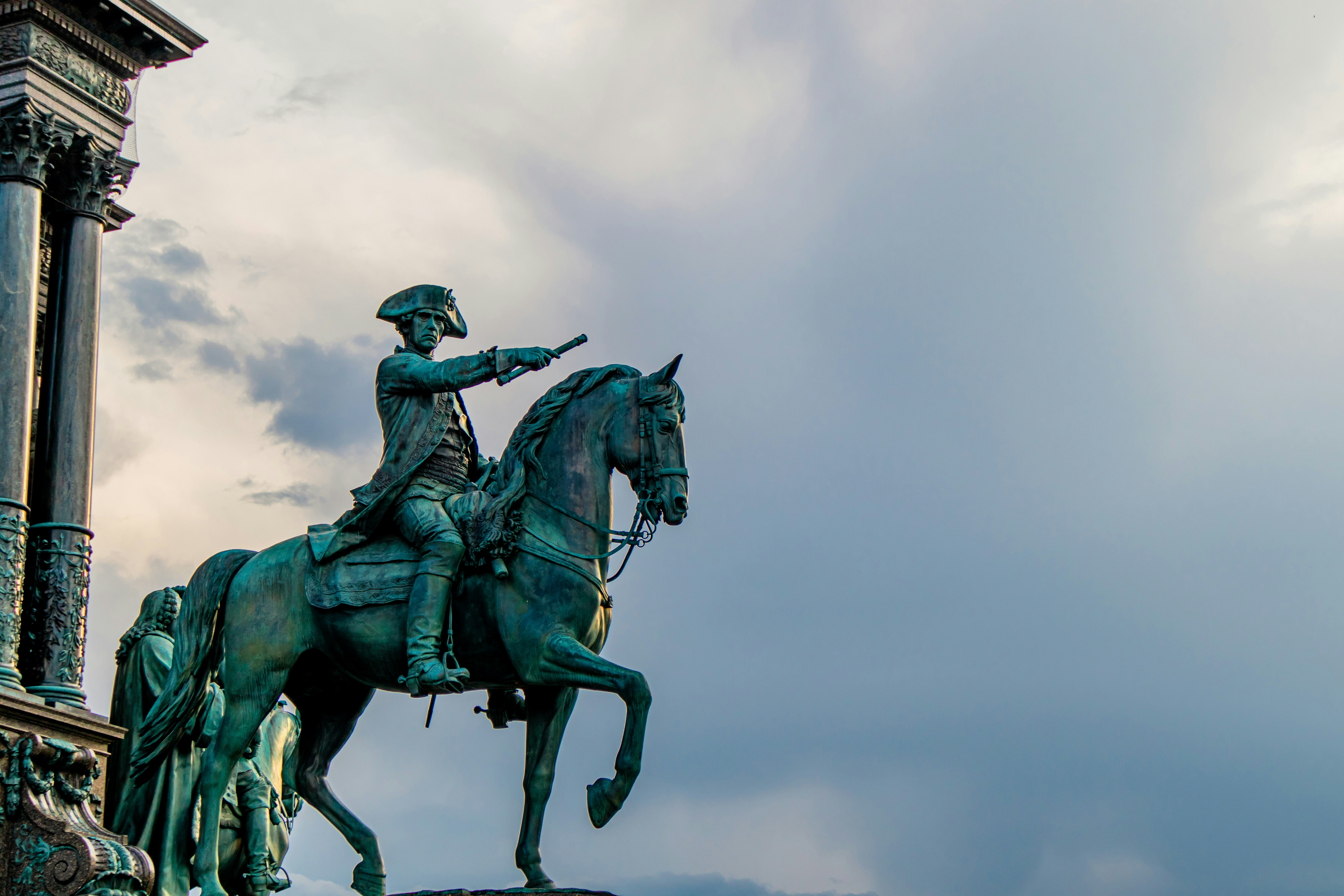 The Symbolism of Horse Statues in Art and Culture