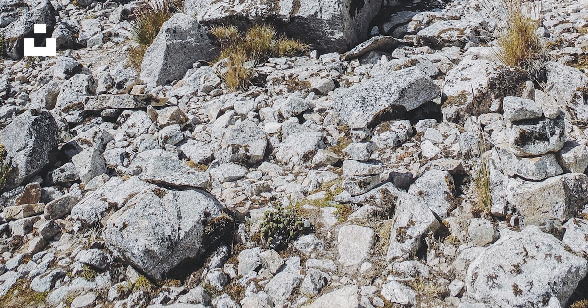 Gray rocks photo – Free Mountains Image on Unsplash