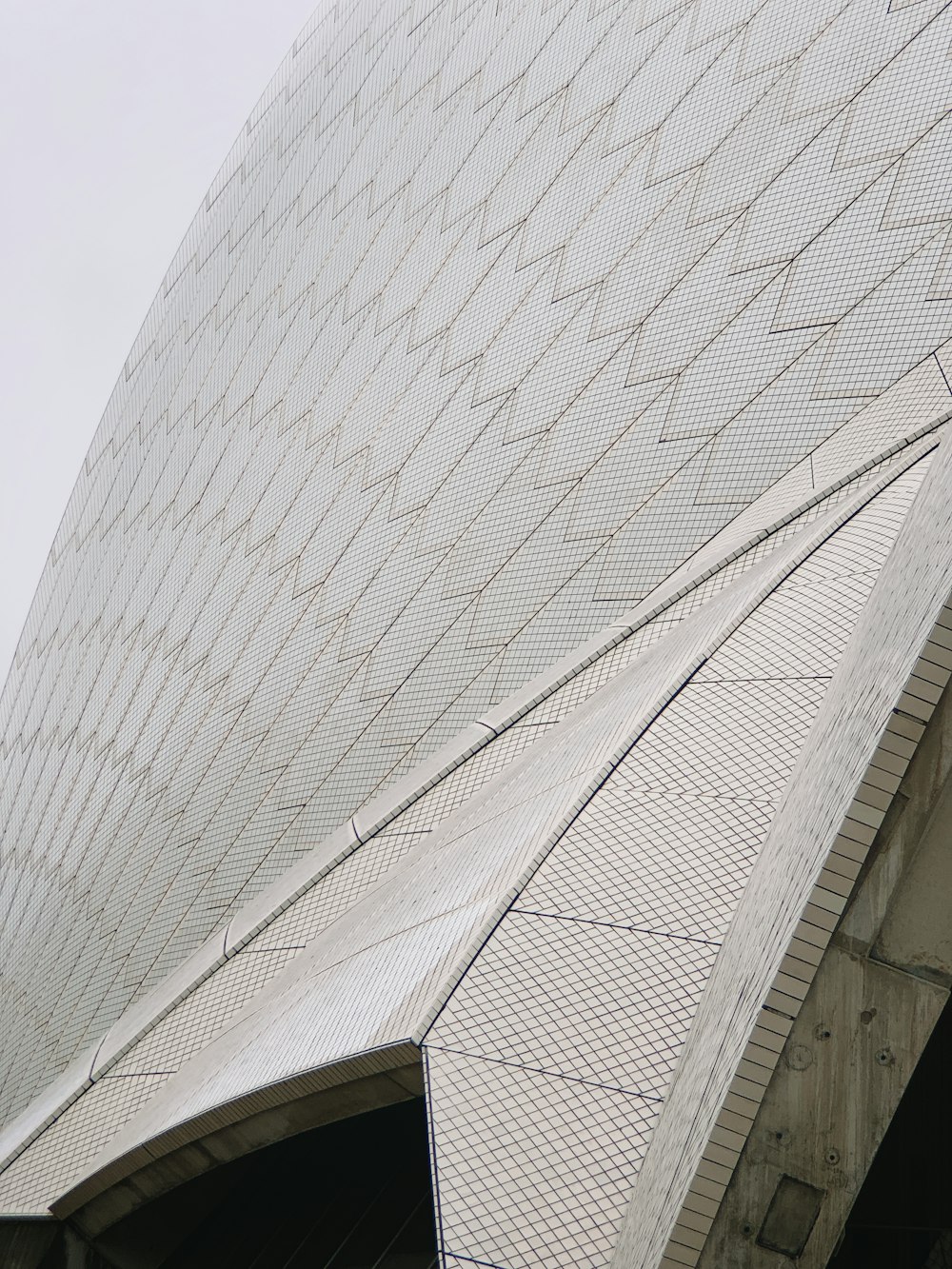 gray concrete building