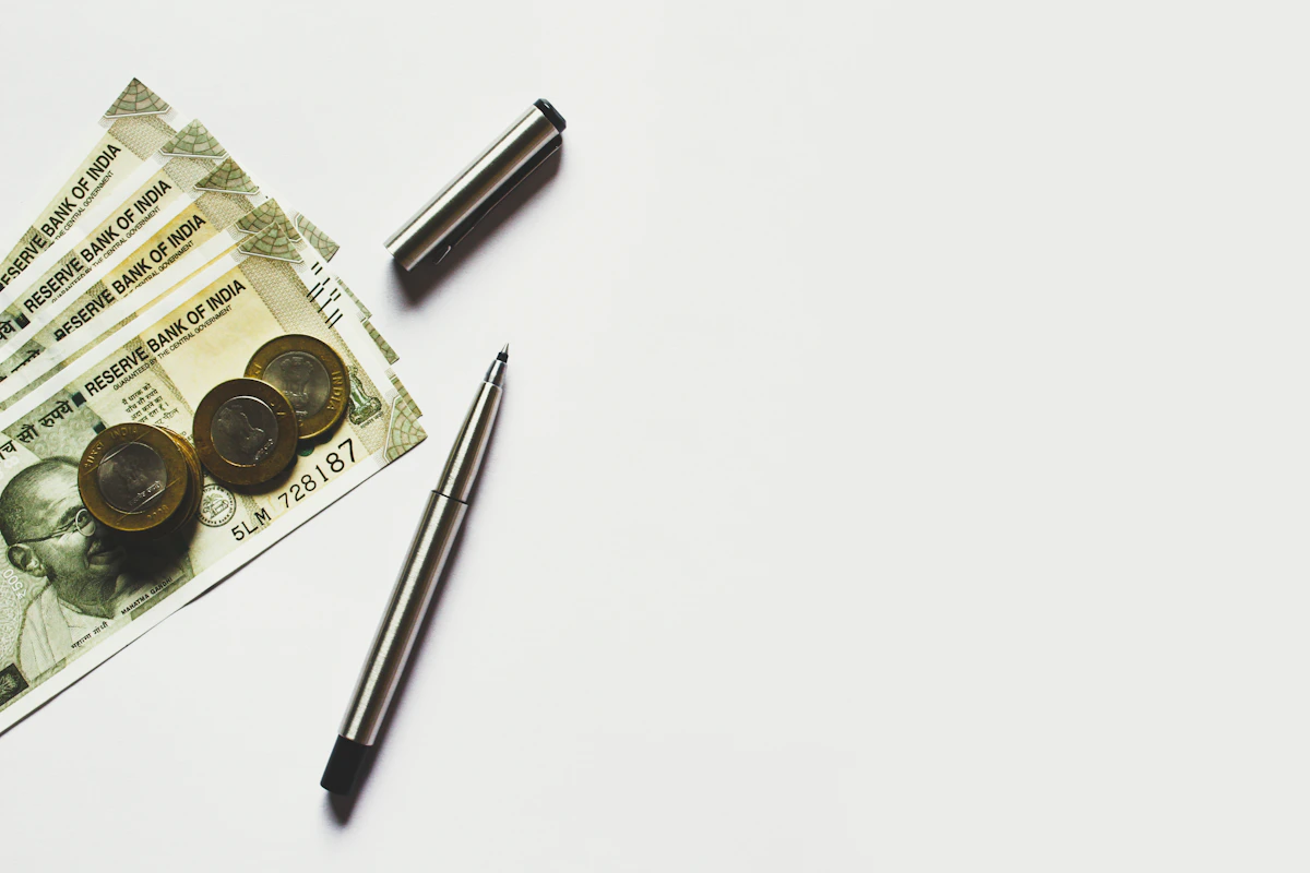 Weekend FX Buffers: How Platforms Protect Cross-Border Payouts When Markets Close