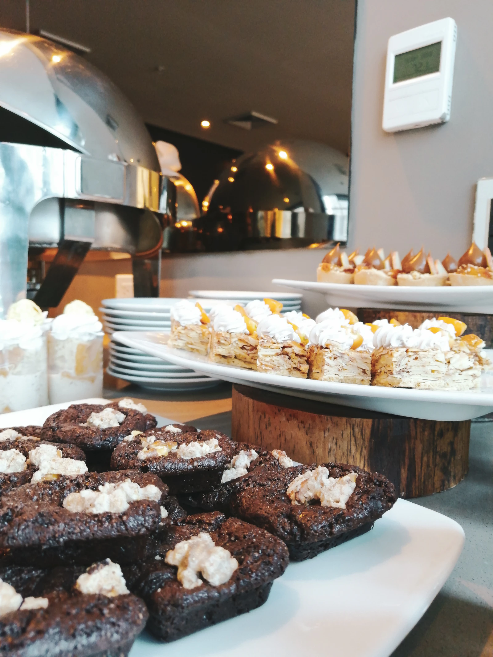 The Macaron Atelier — Dessert Stations