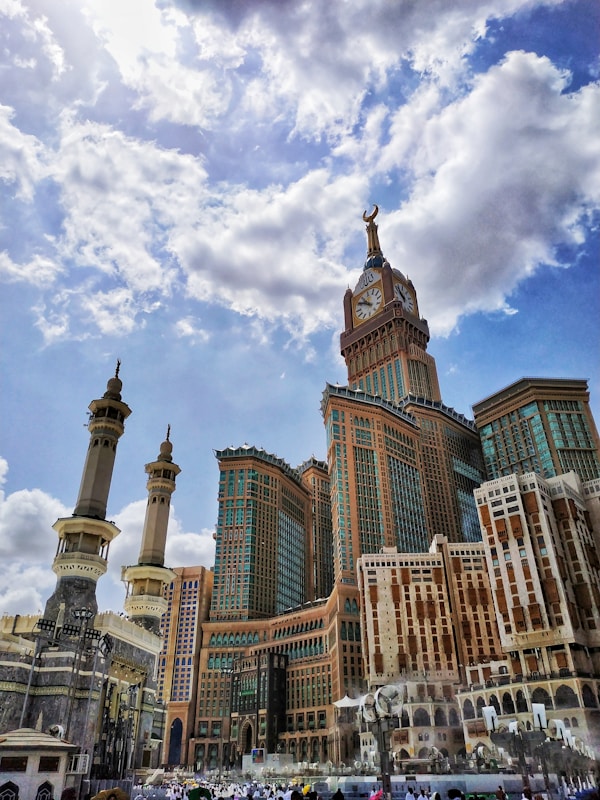 Discover Riyadh: Insights into Culture & Traditions