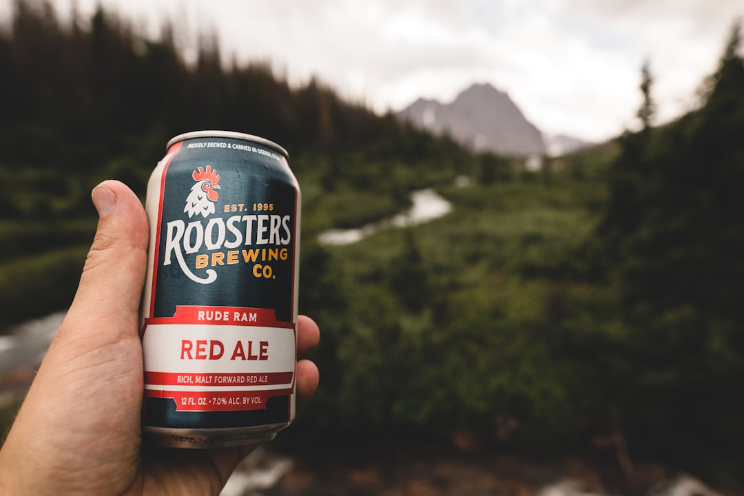 Roosters red ale can