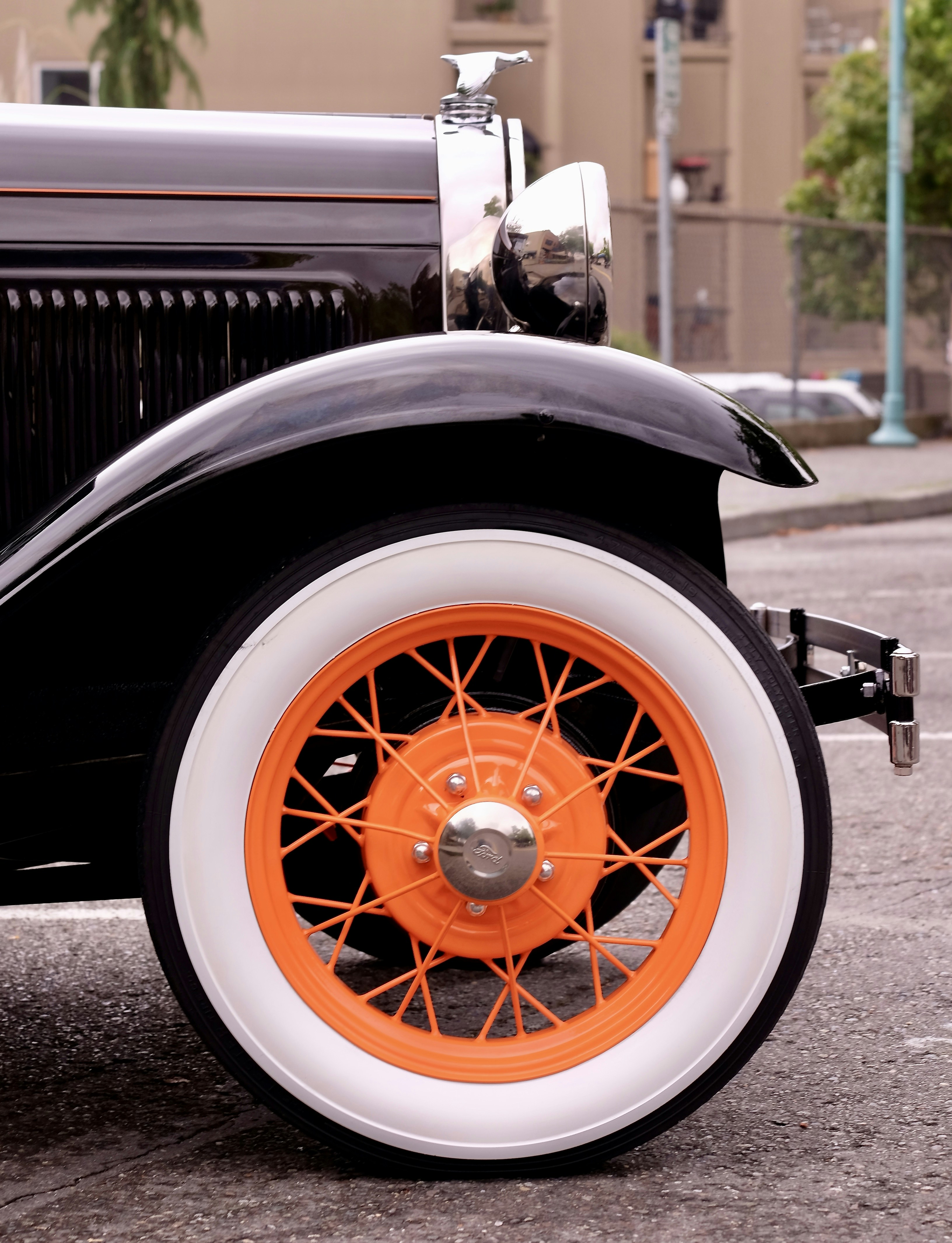 closeup photography of vintage black vehicle