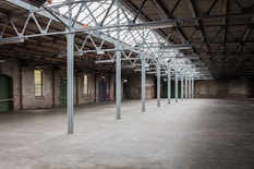 gray concrete flooring