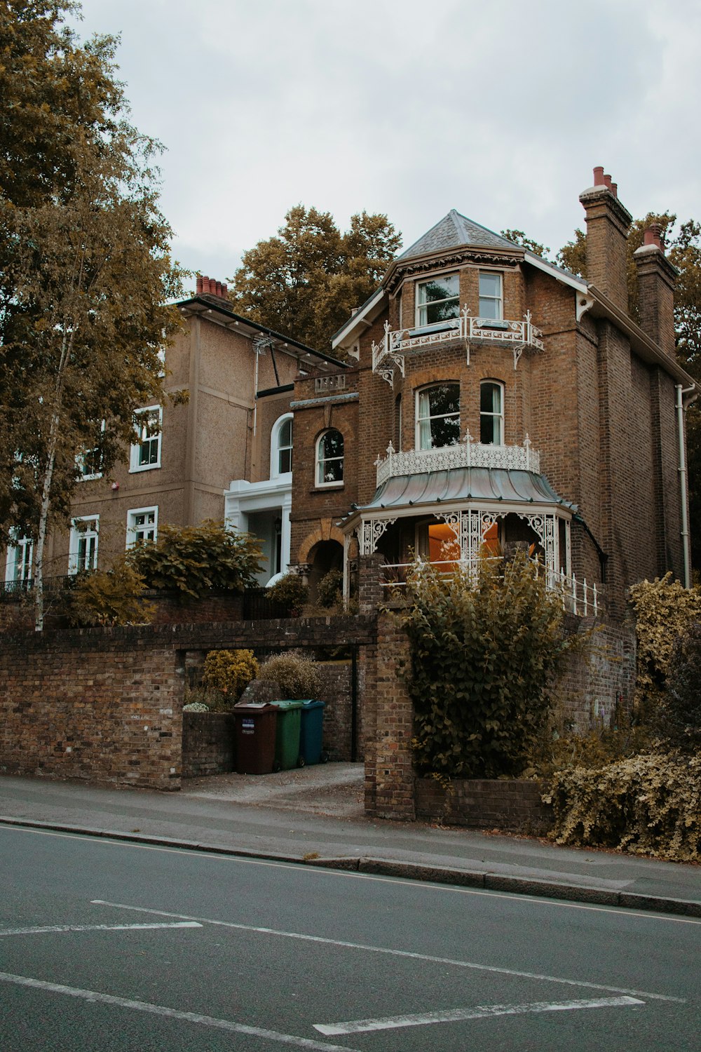 brown and white concrete house