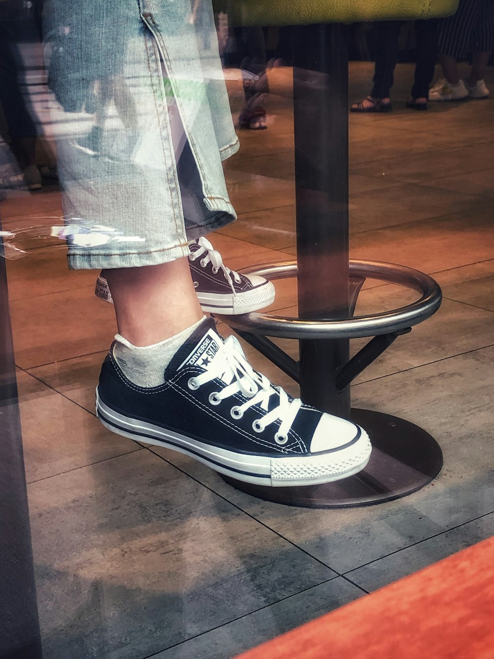 Pair of black-and-white Converse All-Star low-top shoes photo – Free  Schweizergasse 10 Image on Unsplash
