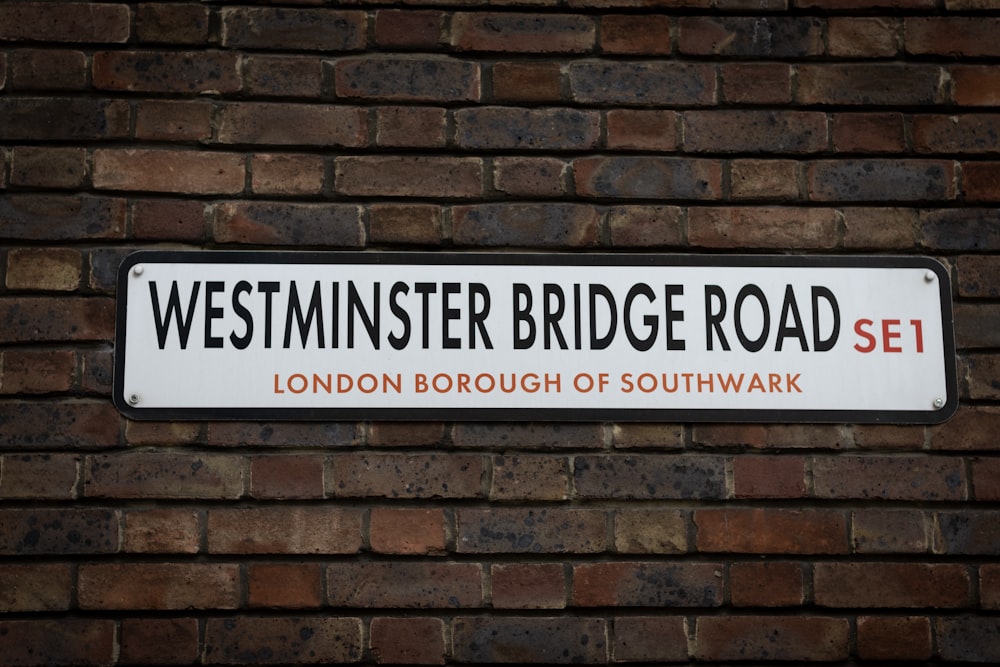 Westminster Bridge Road signage