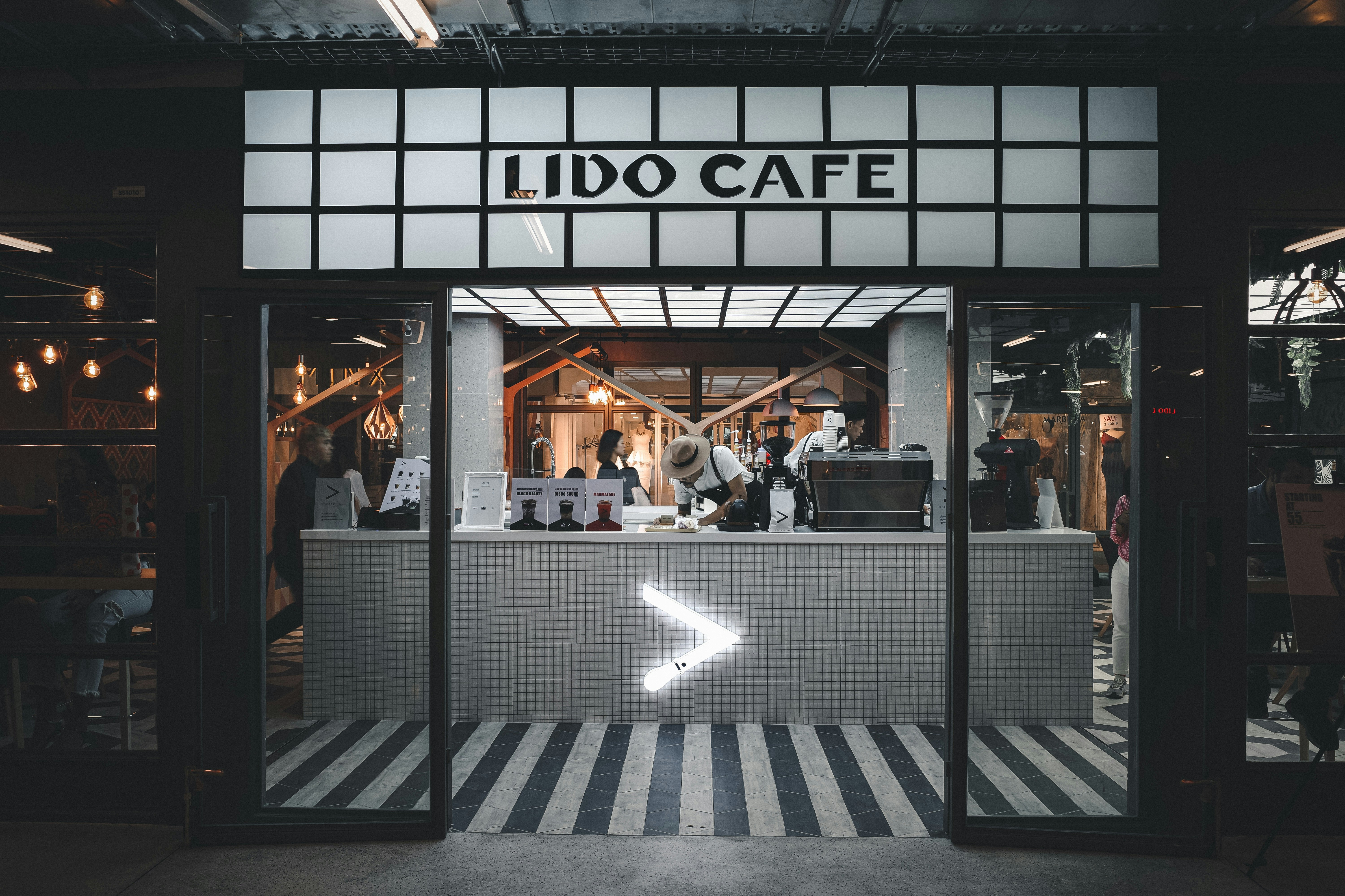 Inside Oshi Café Tokyo