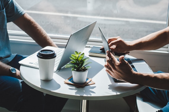 Marketing and sales teams optimizing their collaboration with Prolumios software