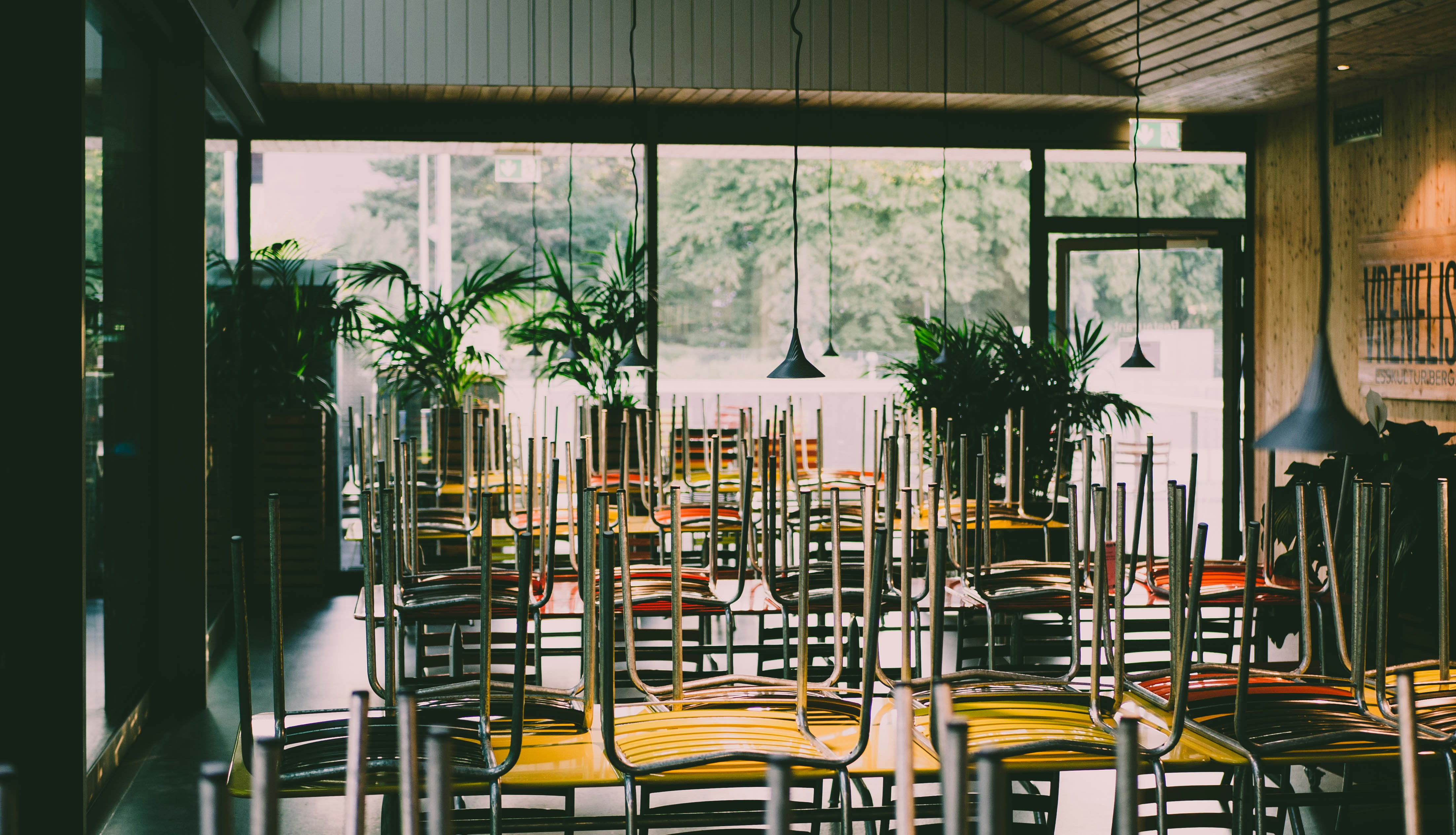 modern wedding food station, ilustrasi artikel Deliciously Different: 10 Unique Wedding Food Station Ideas to Wow Your Guests 4