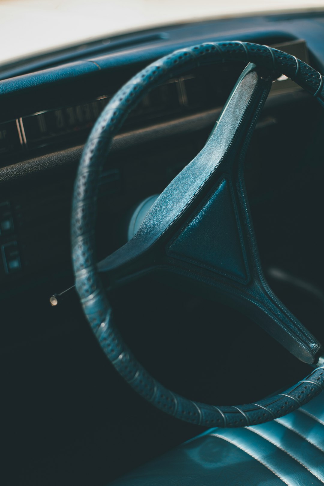 black steering wheel