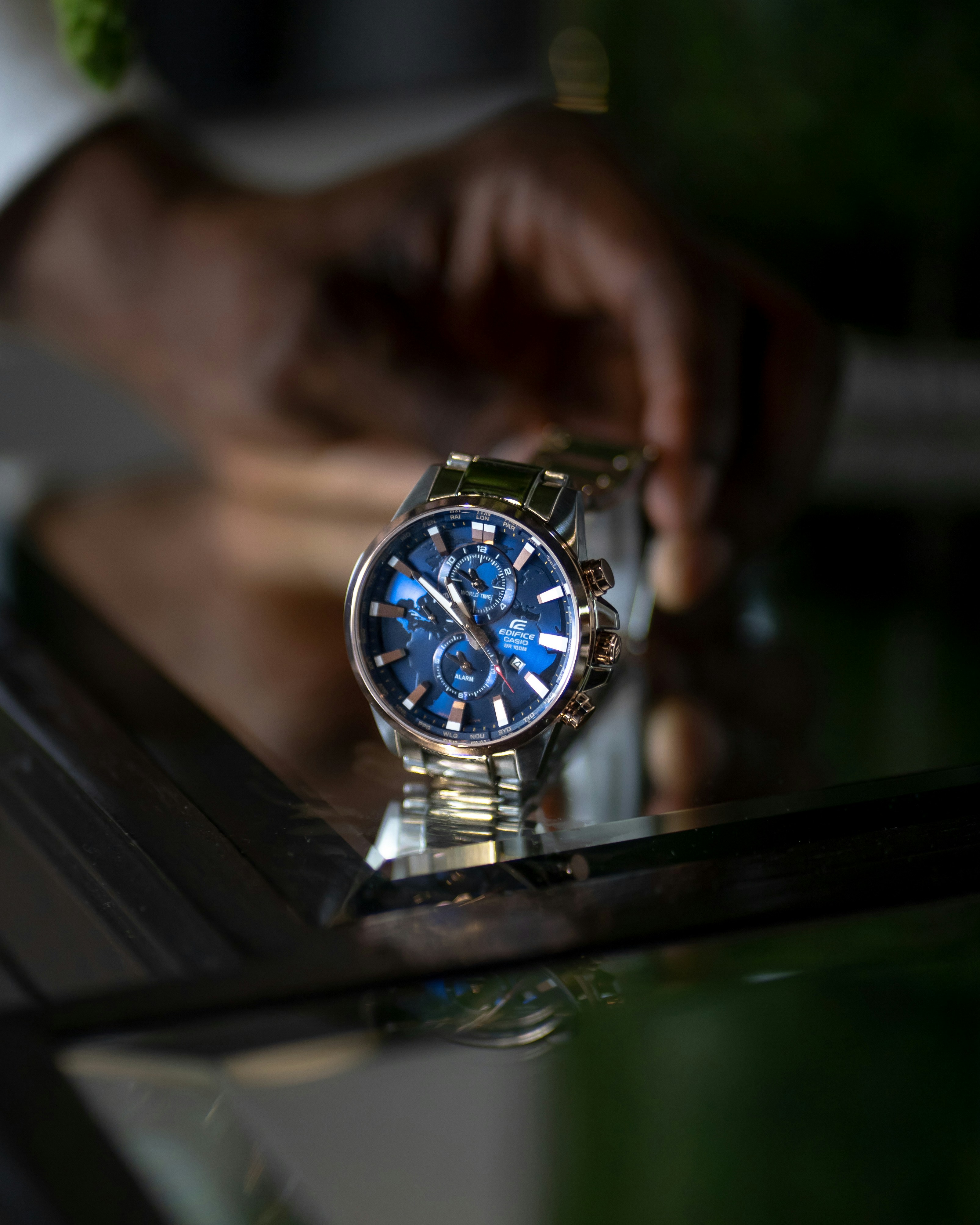 Reloj cronógrafo plateado