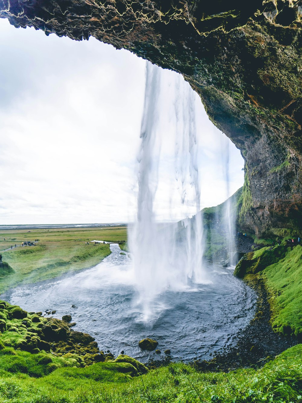 waterfalls during daytime