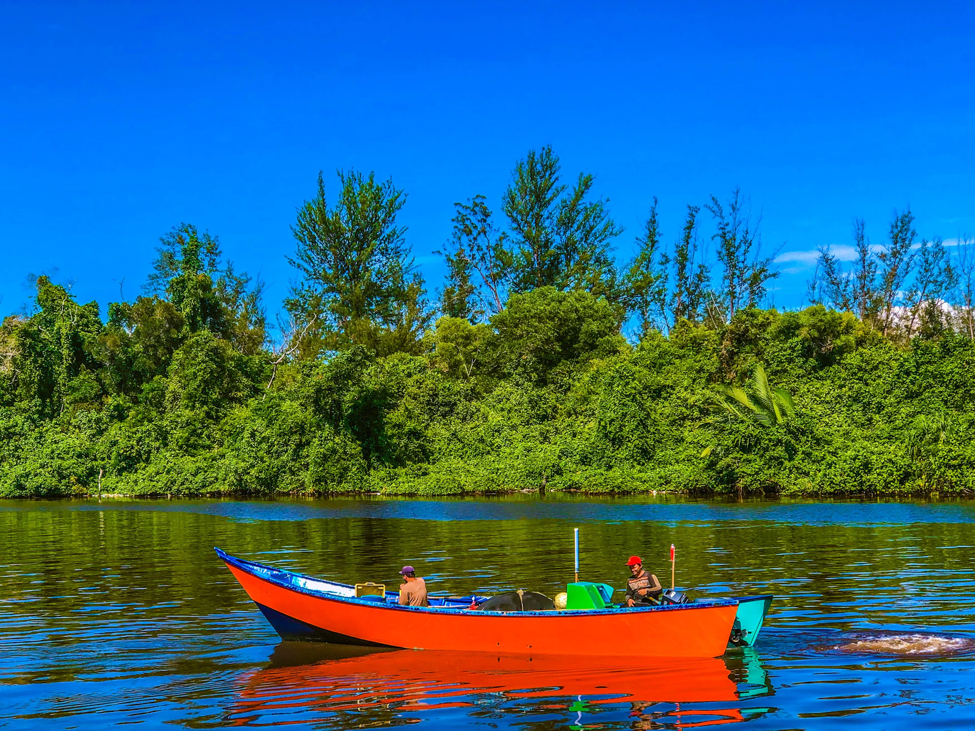 gray computer monitor