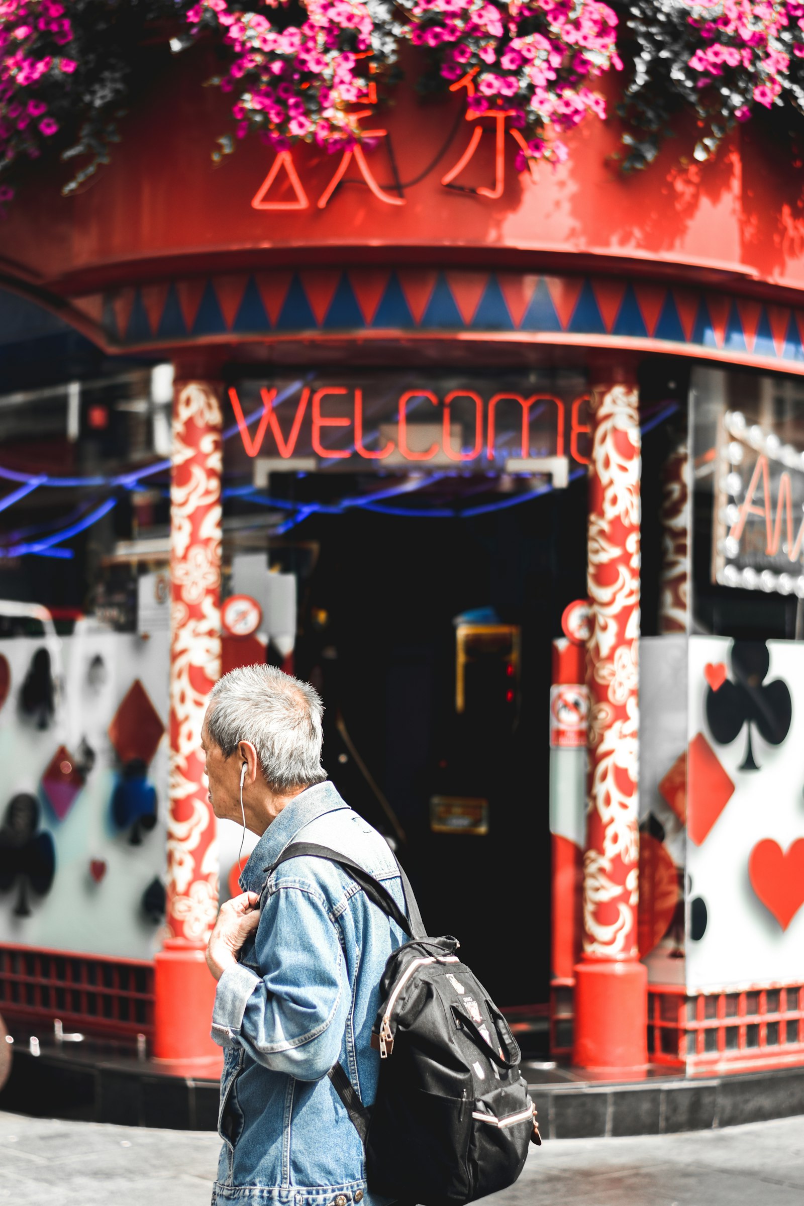 Nikon D5600 + Nikon AF-S Nikkor 50mm F1.8G sample photo. Man in blue denim photography