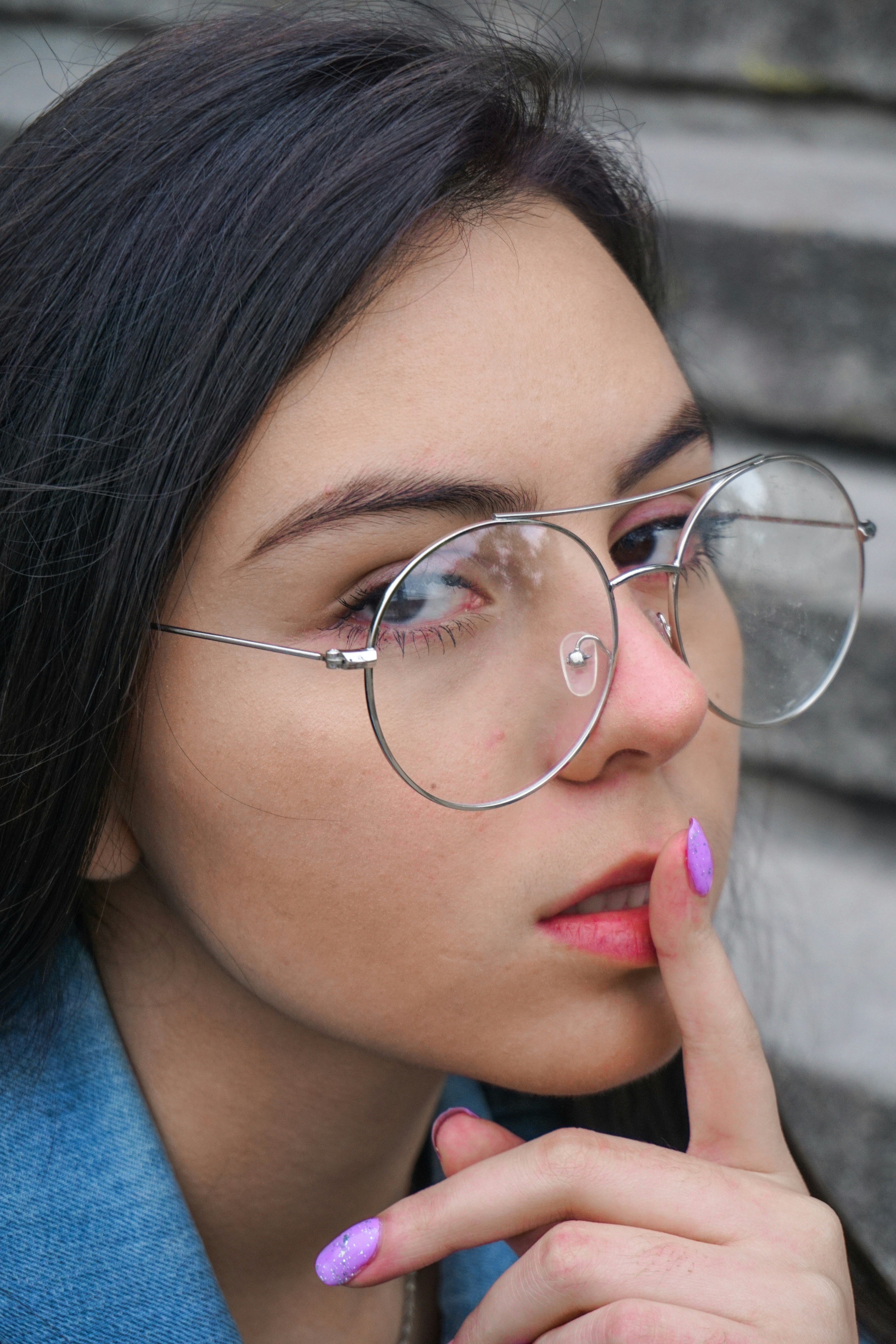 woman wearing eyeglasses