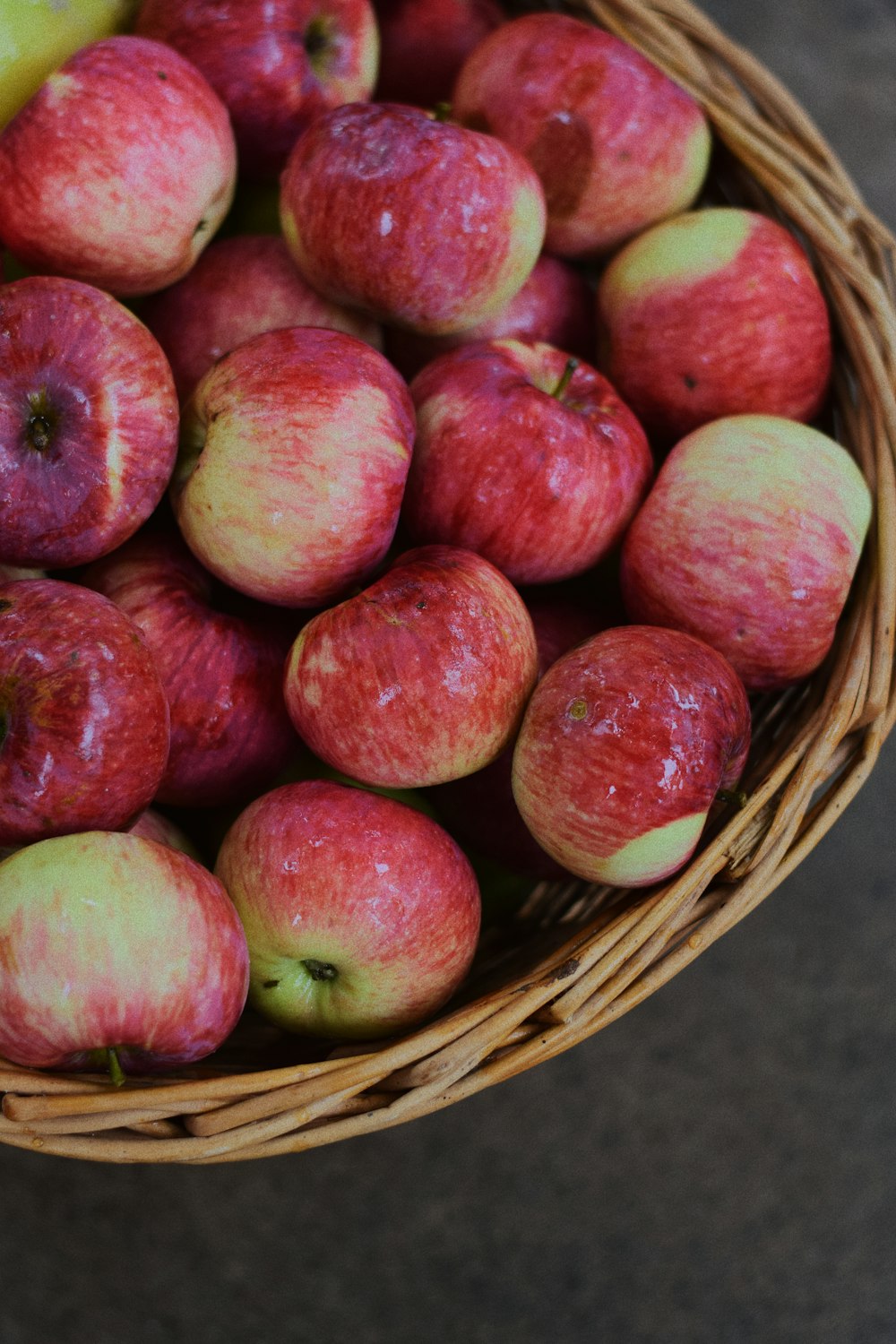 apple fruit lot