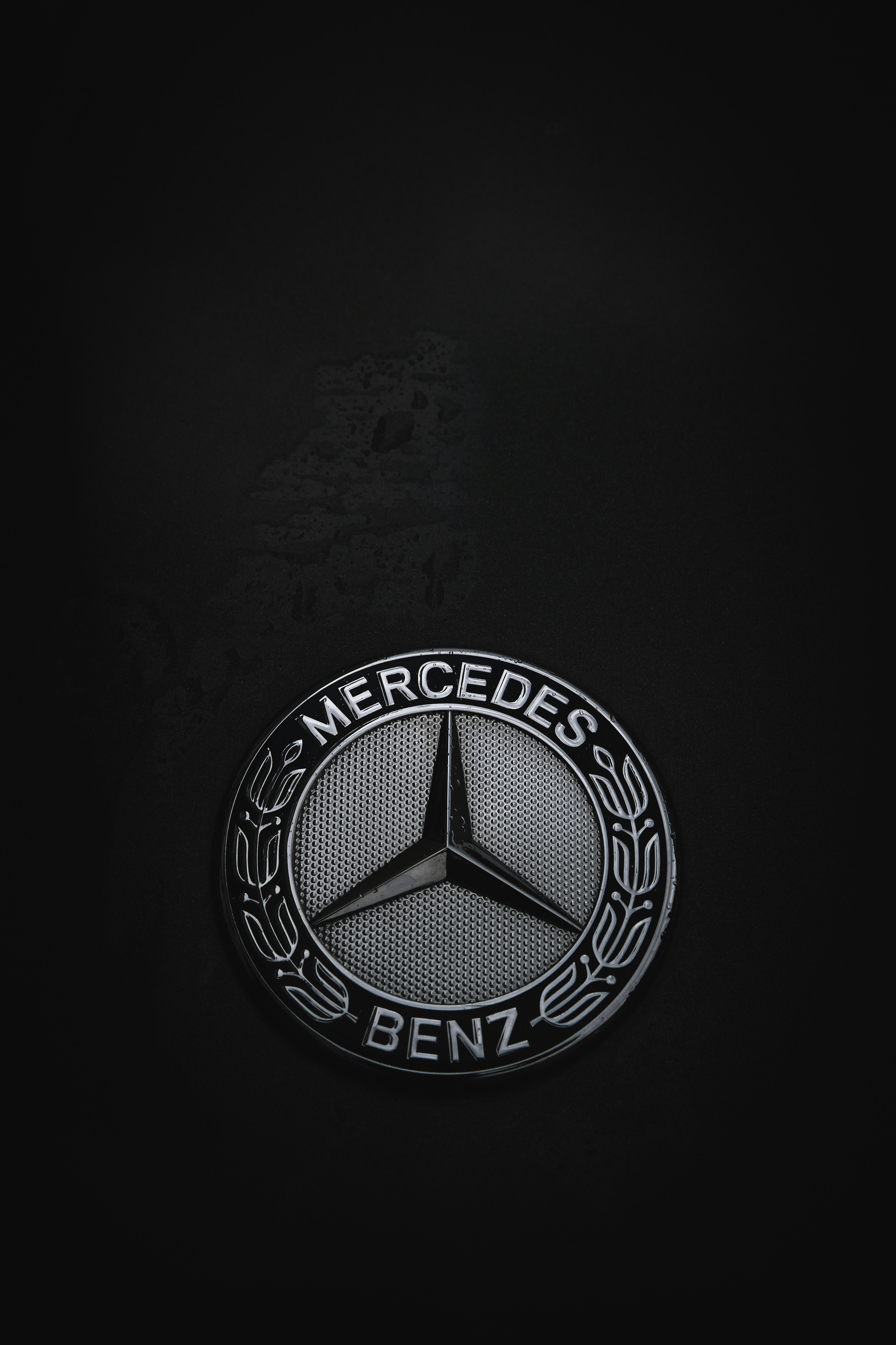 Mercedes Benz Emblem Photo Free Symbol Image On Unsplash