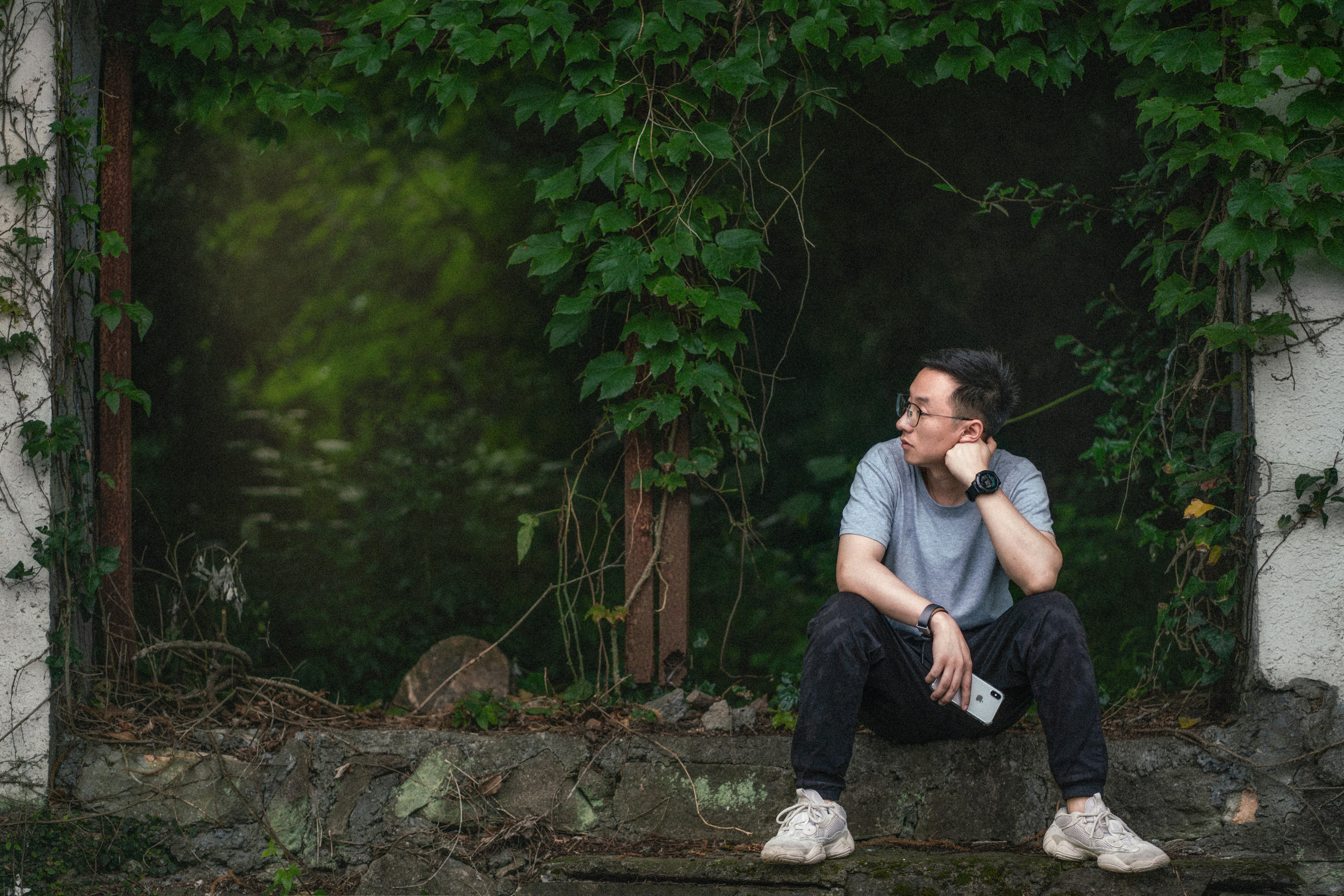 man siting near trees