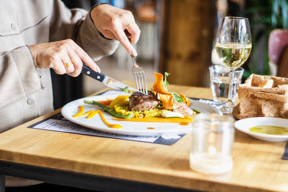 Persona que come alimentos