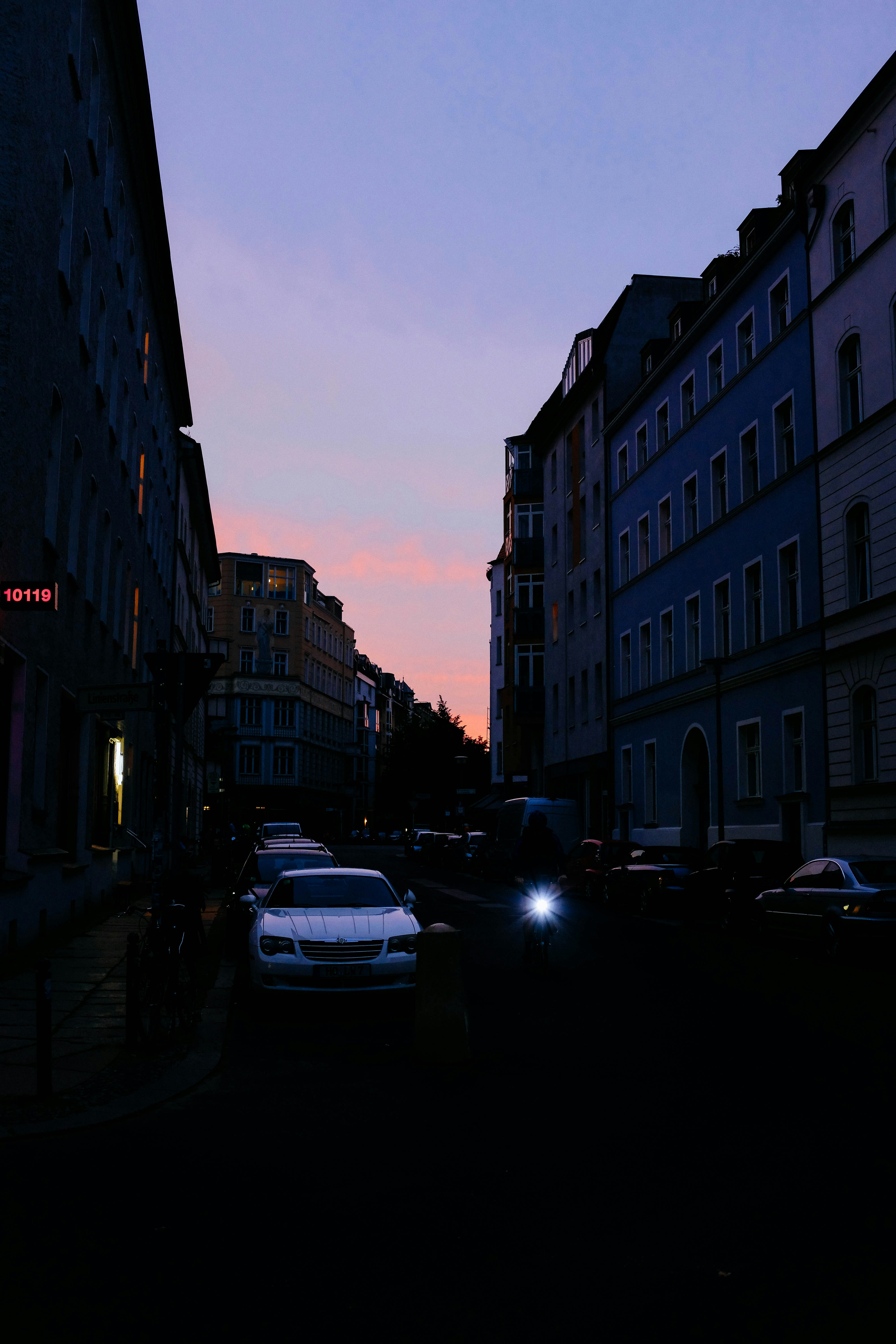 Photo by adrienolichon