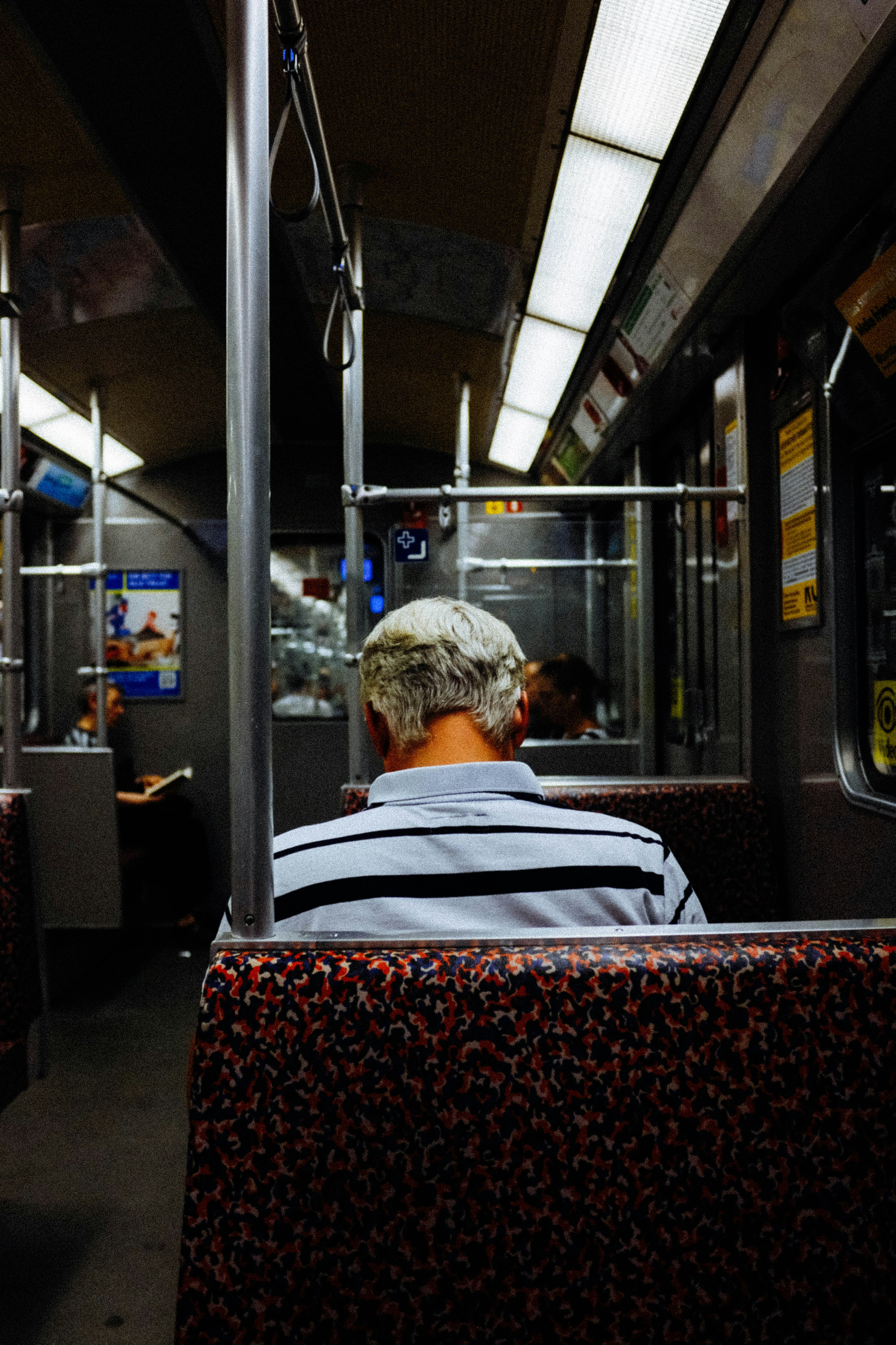 Photo by adrienolichon