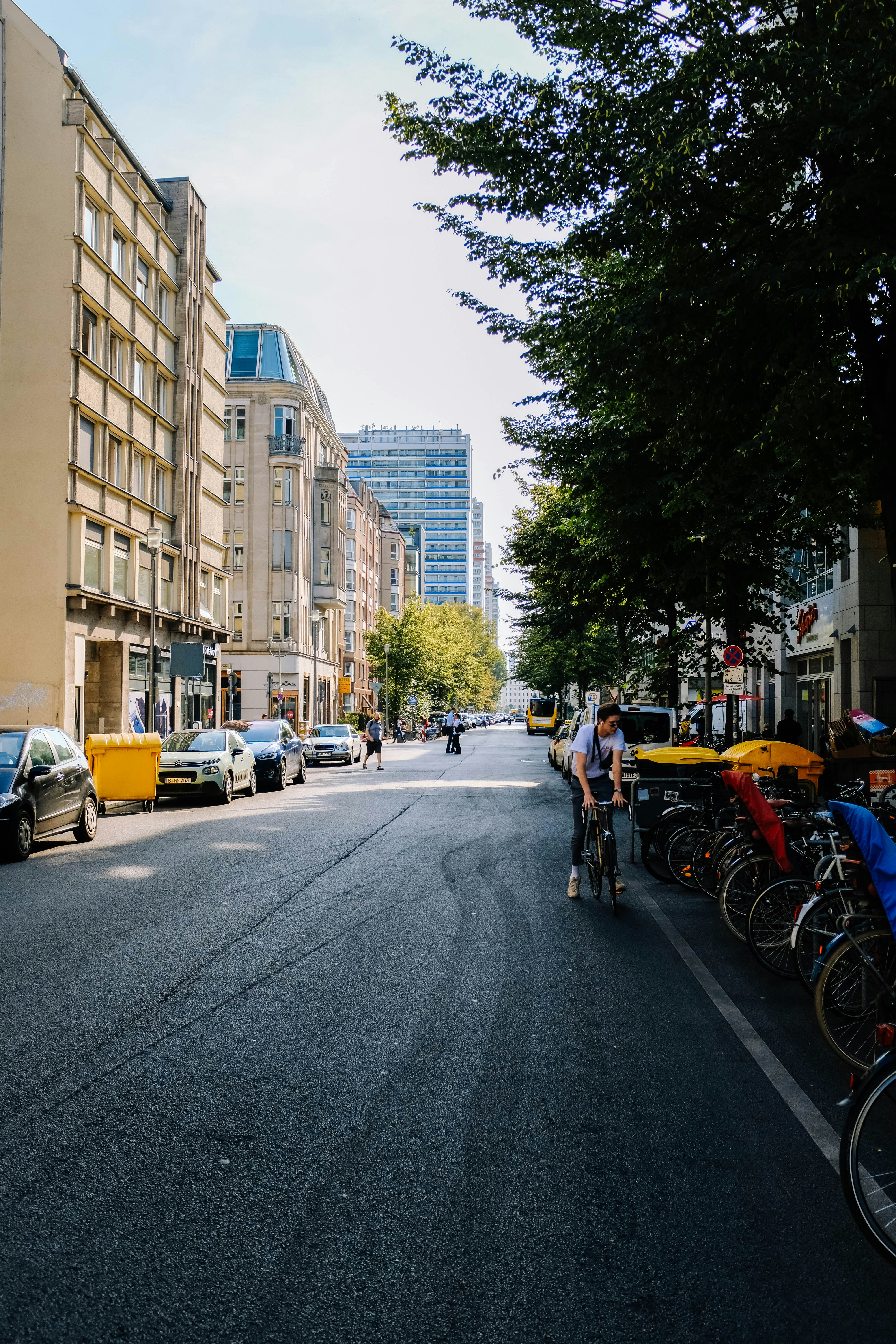 Photo by adrienolichon