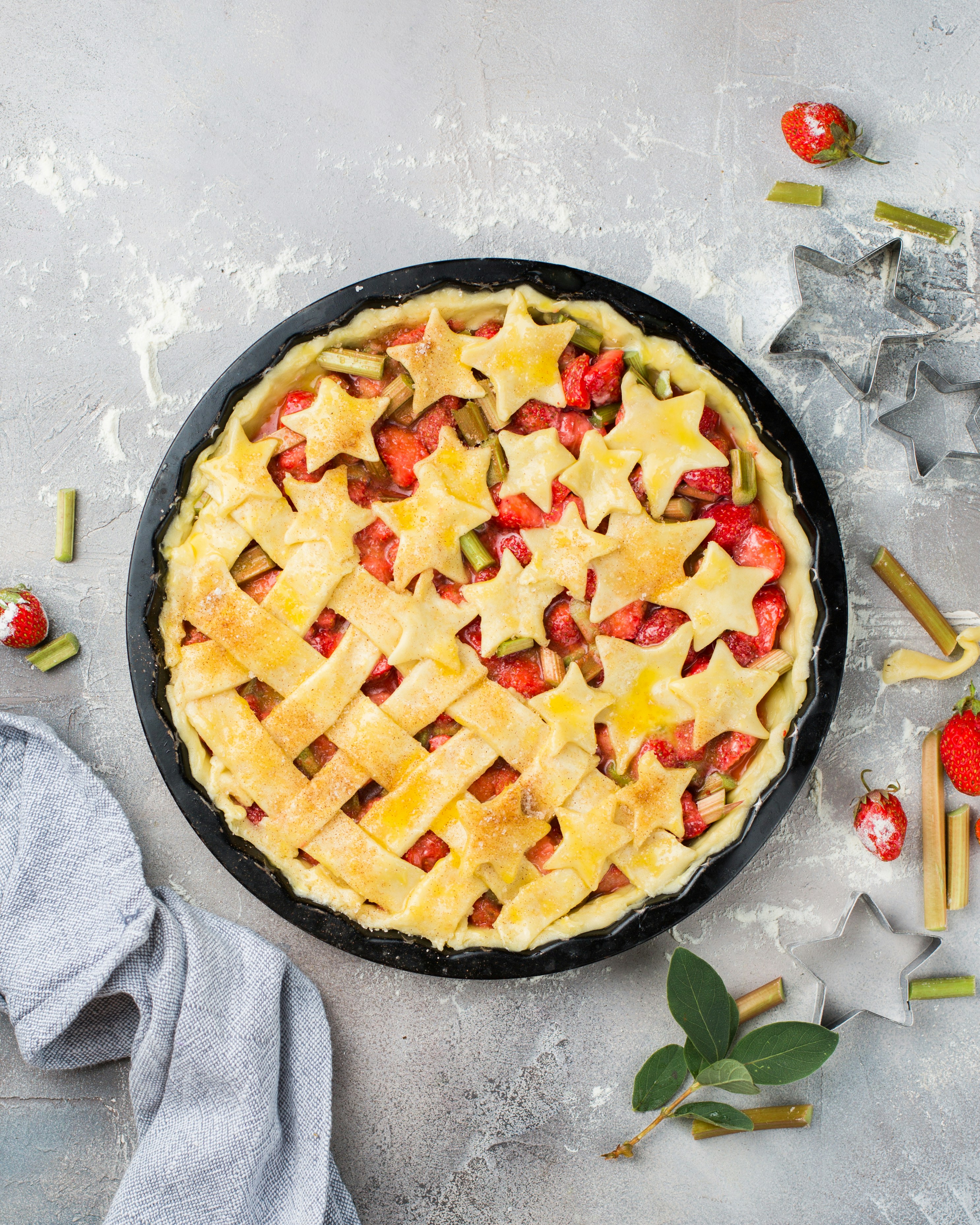 round strawberry pie on tray