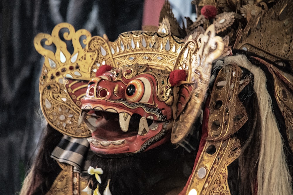 closeup photo of traditional dragon head