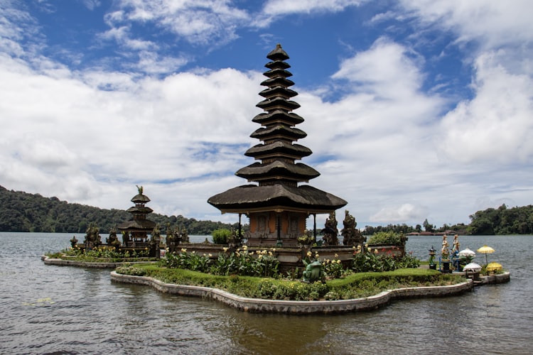 ulun-danu-beratan-bali