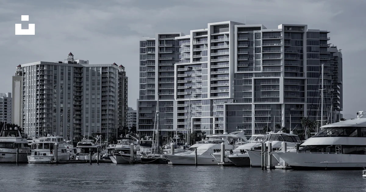 Grey High Rises Gray high-rise building photo – Free Grey Image on Unsplash