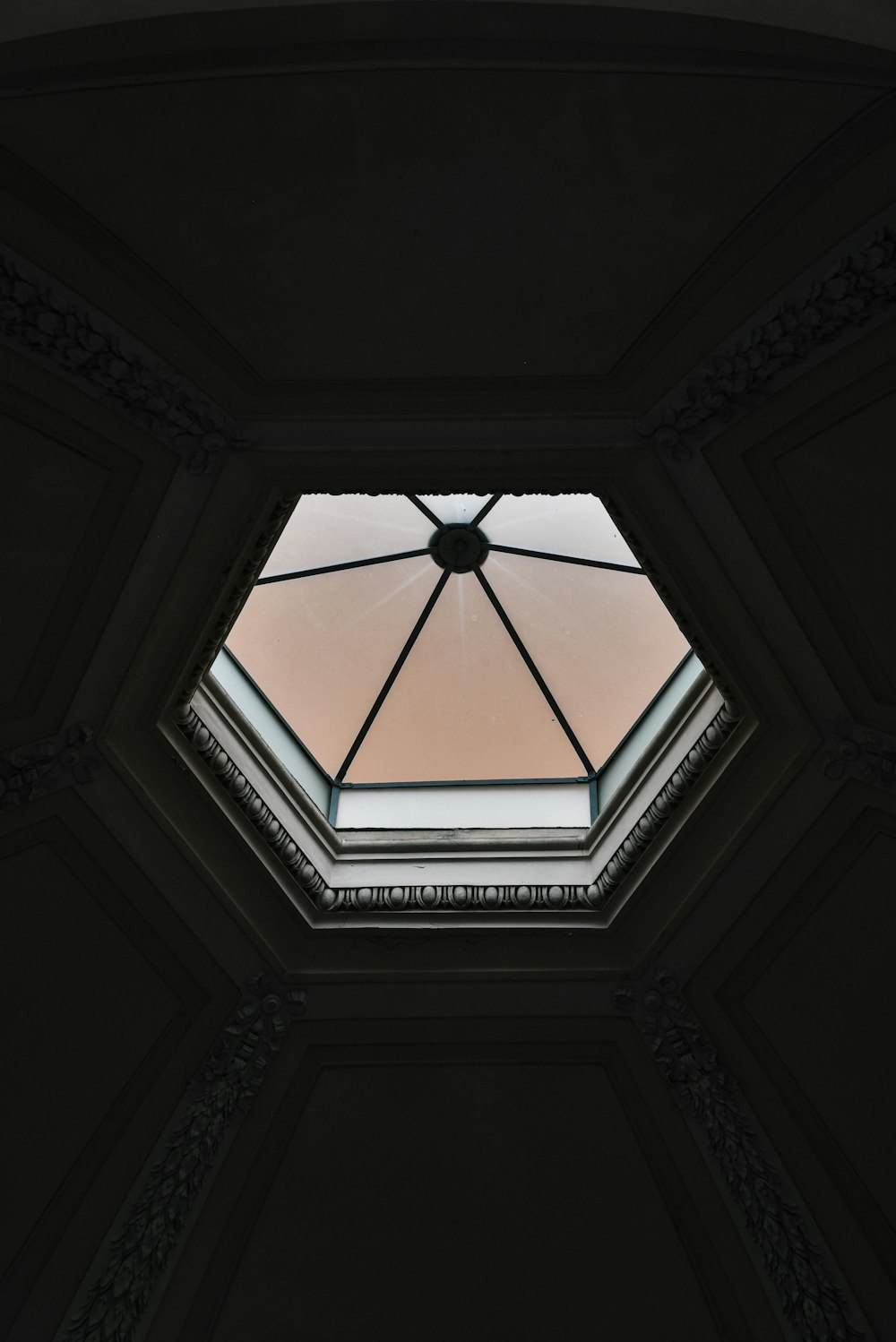 octagonal white frame