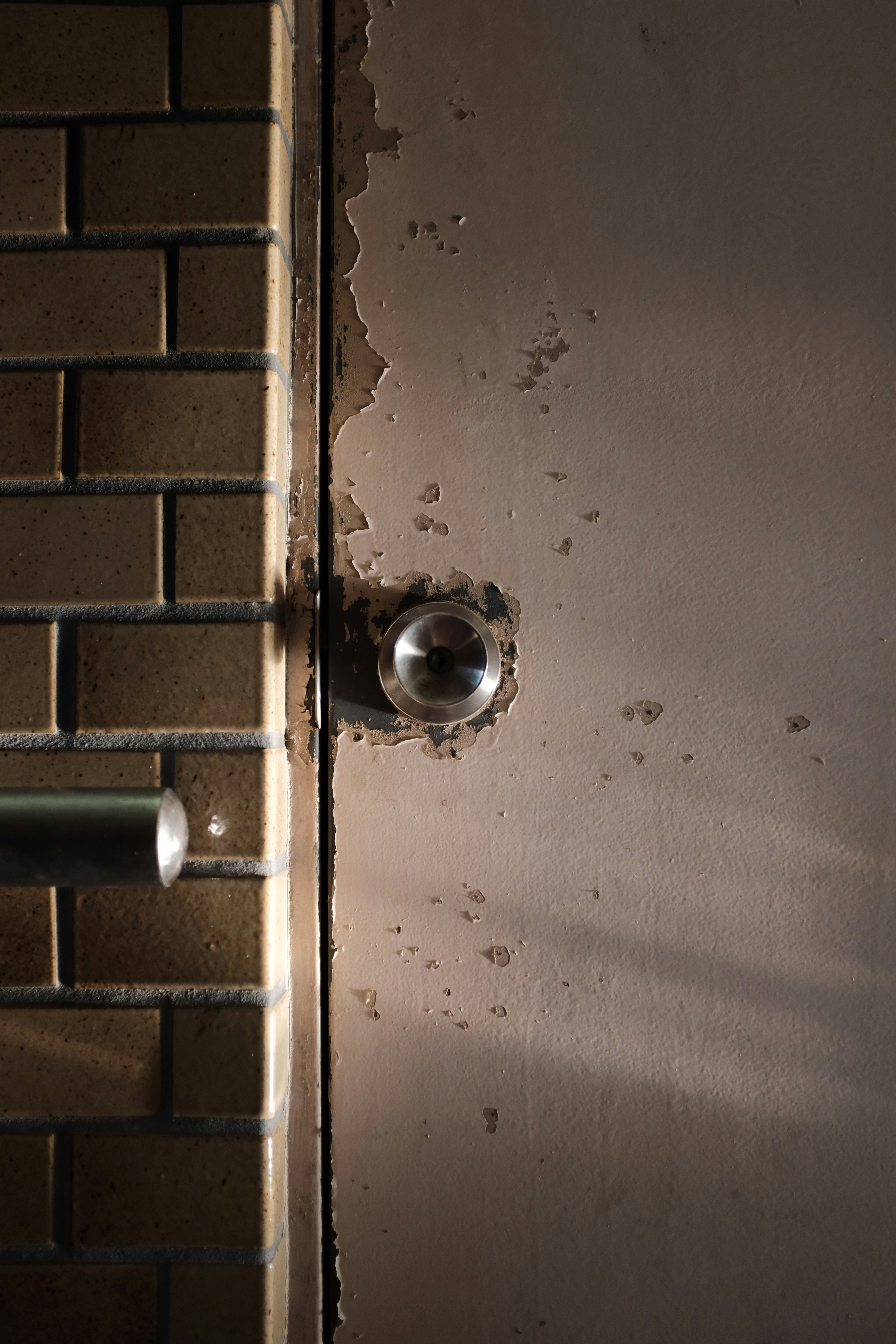 13 Home Safety Warnings Hidden in Door Lock Problems