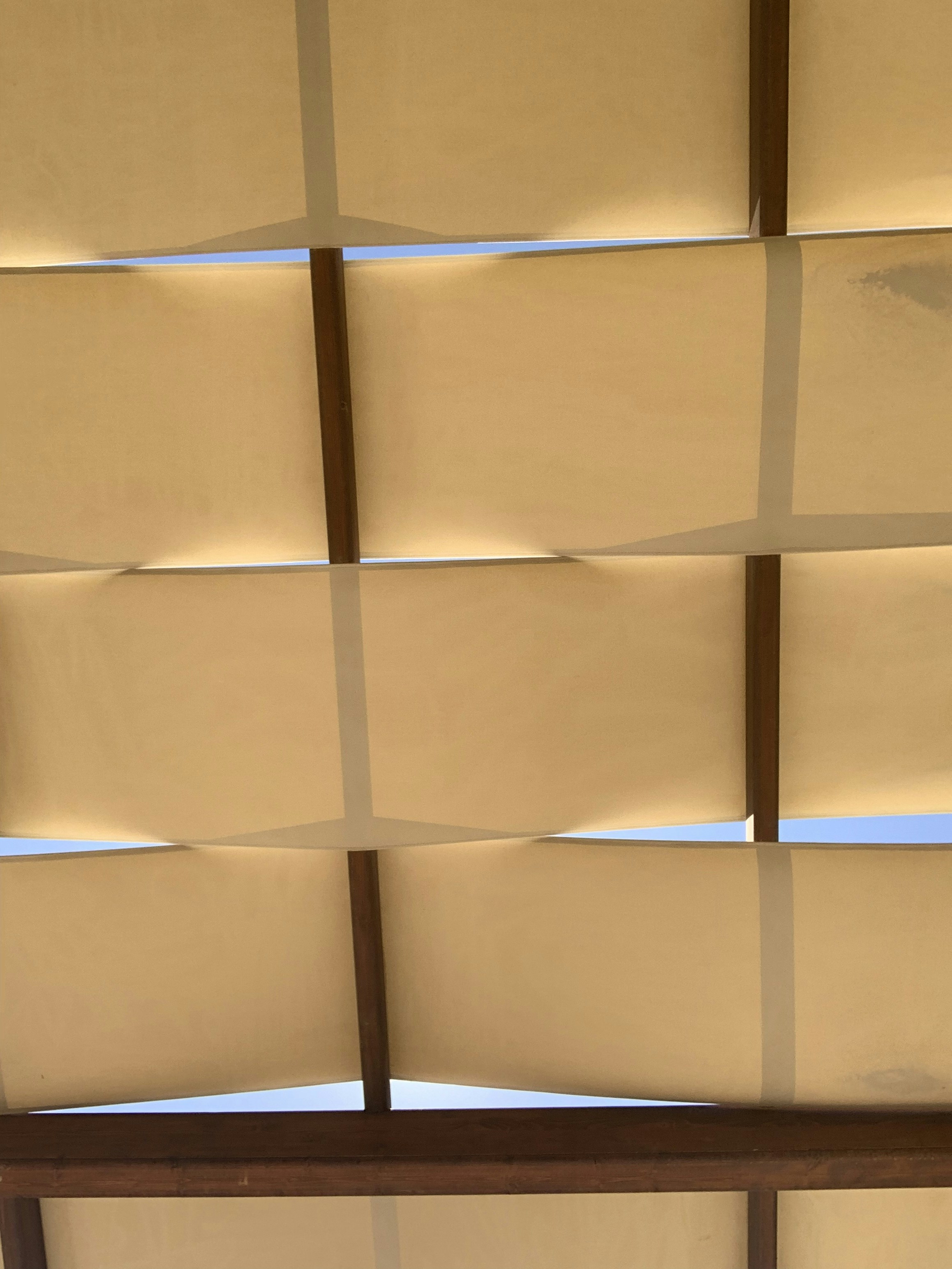 سواتر شركة القمة الحديثة: حلاً متكاملاً لكل احتياجاتك