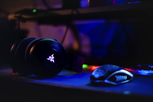 Razer headset mouse brick breaker breakout uncatchable homers master gaming pc game arcade