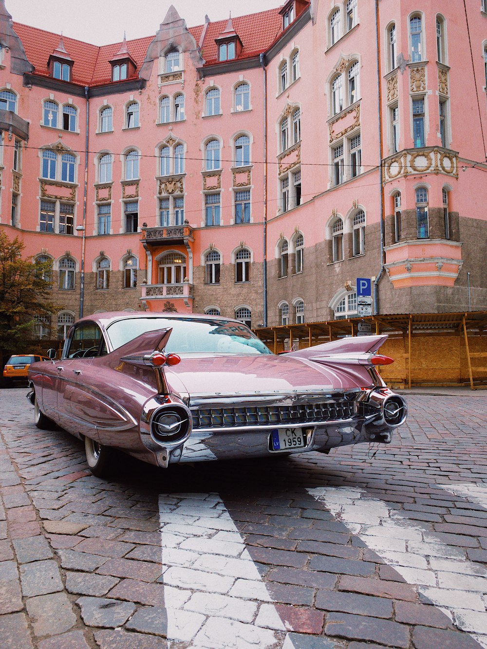 coupé rosa in città