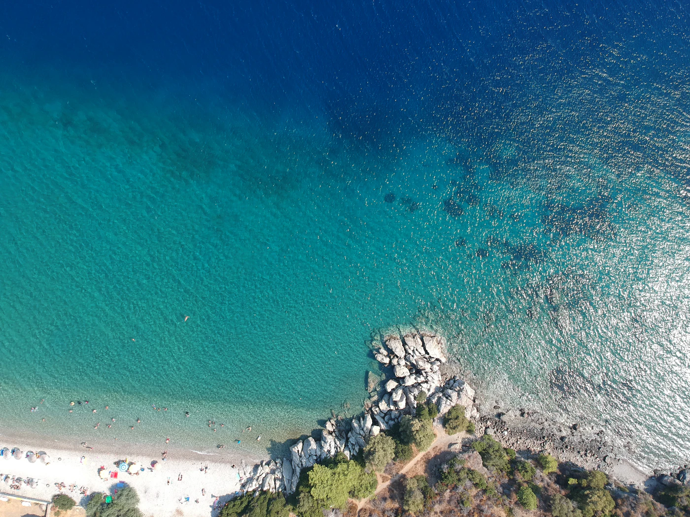 Bodrum kıyısında turkuaz koy