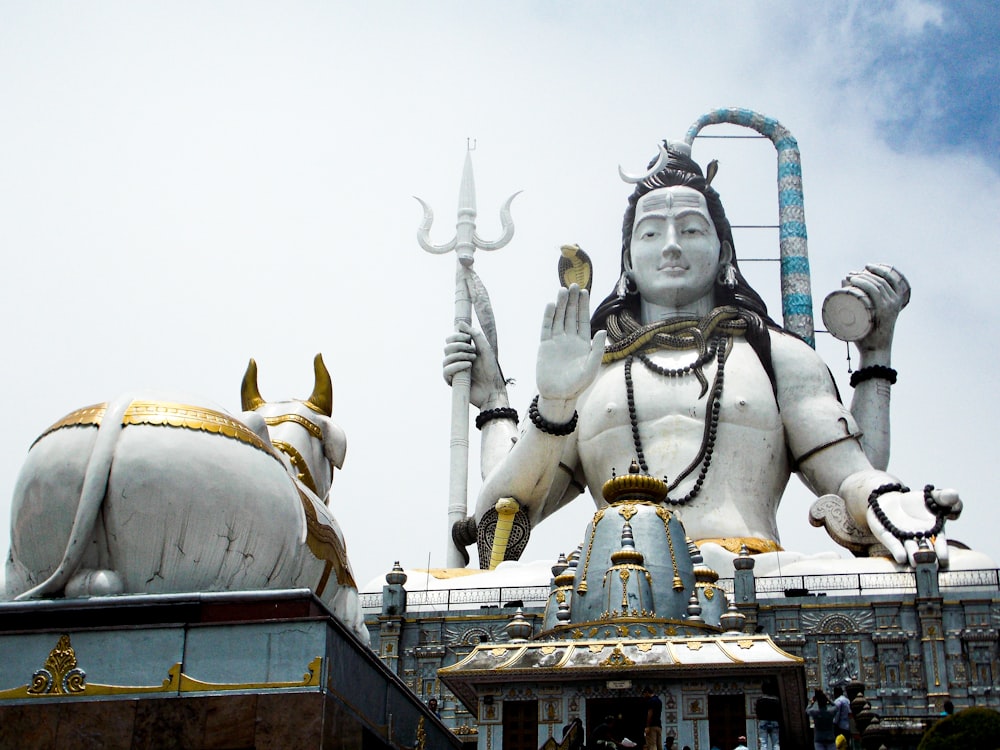 Estatua del Señor Shiva
