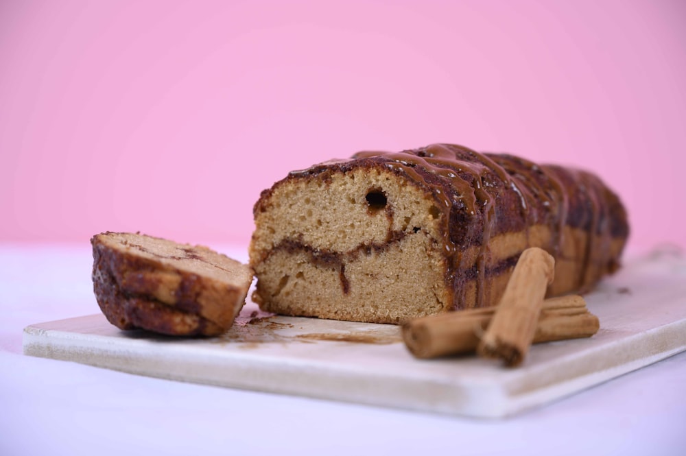 plate of baked bread