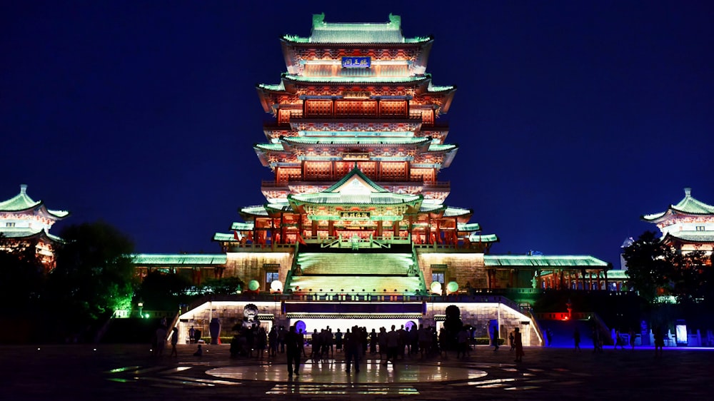 Tempio giapponese di notte