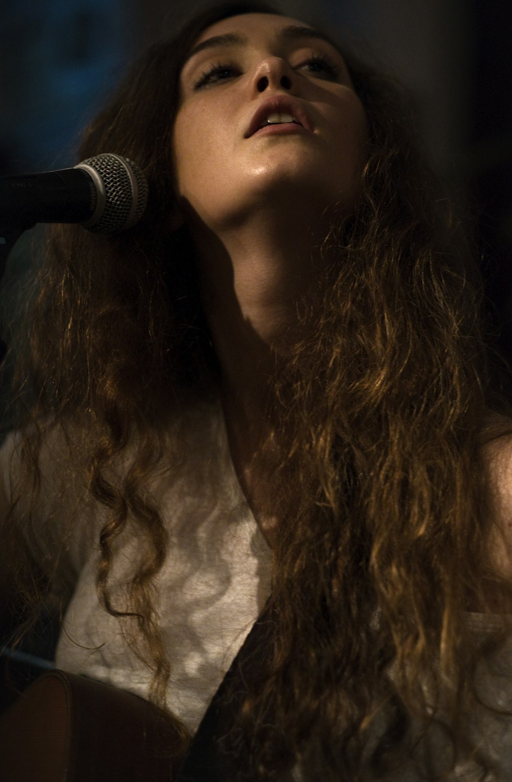 woman wearing white shirt