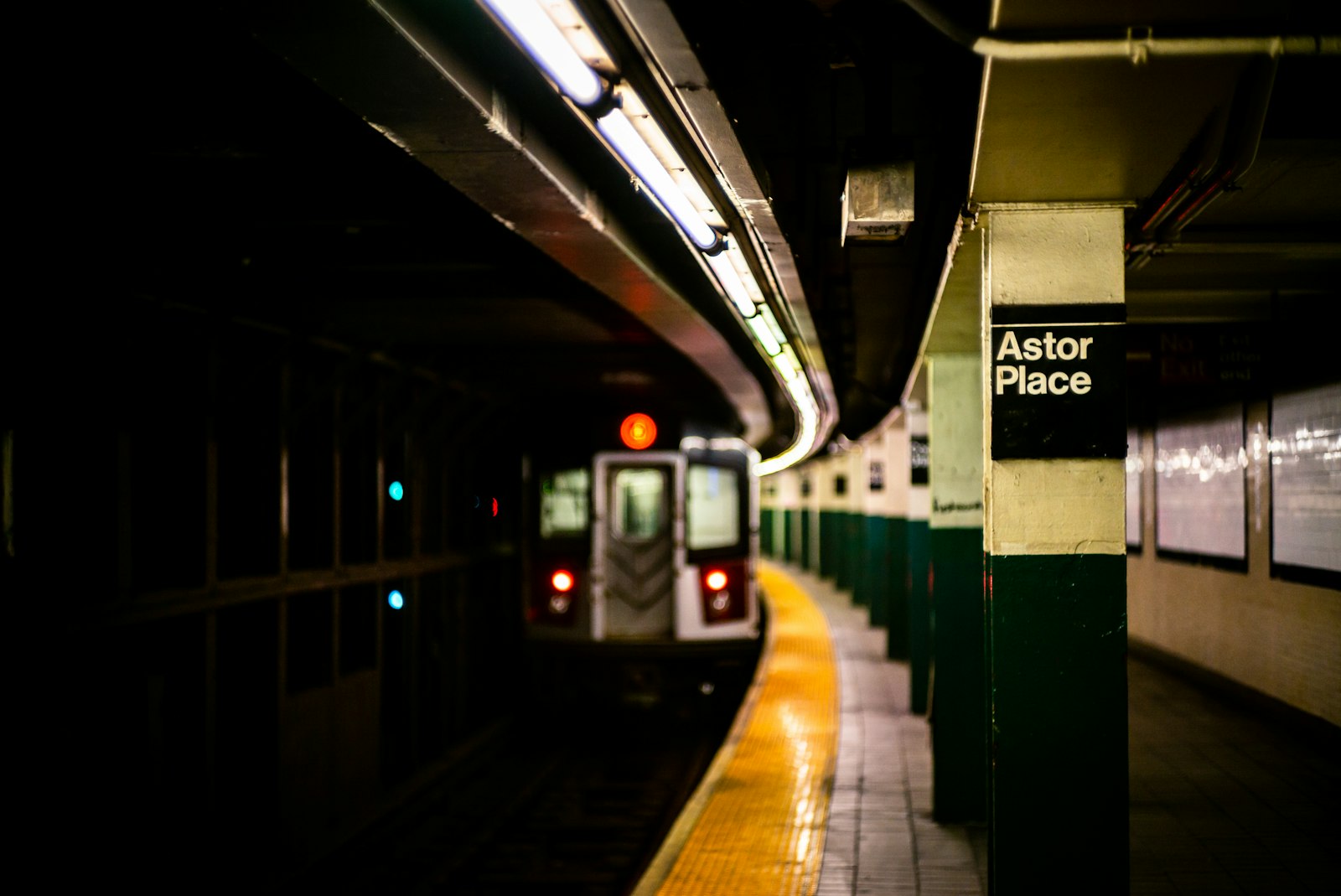 Leica M (Typ 240) sample photo. Astor place on post photography