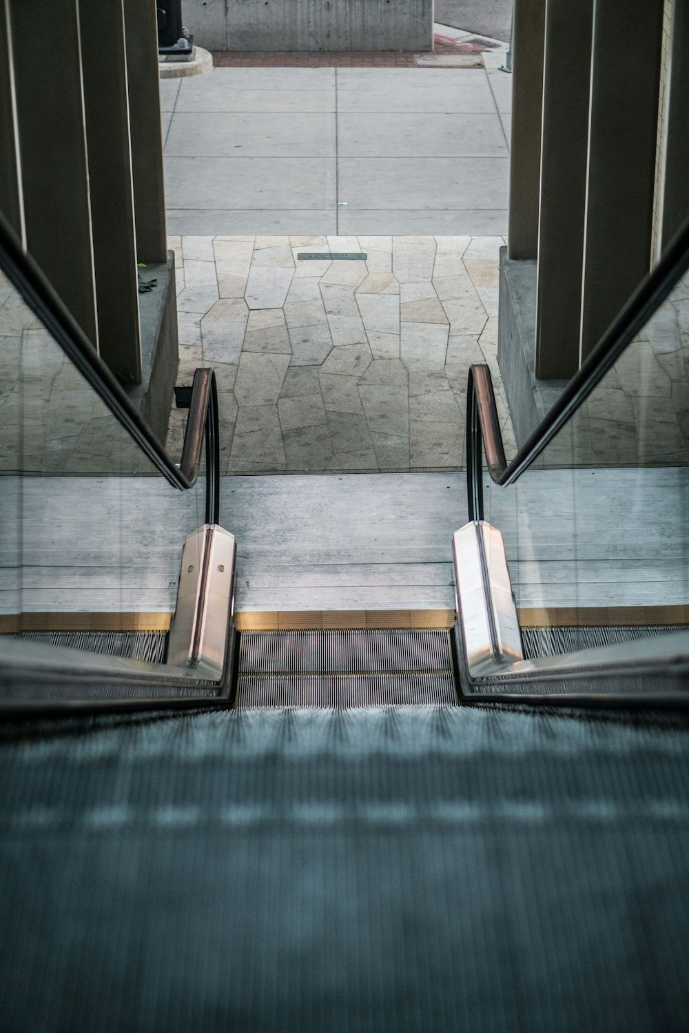 grau escalator