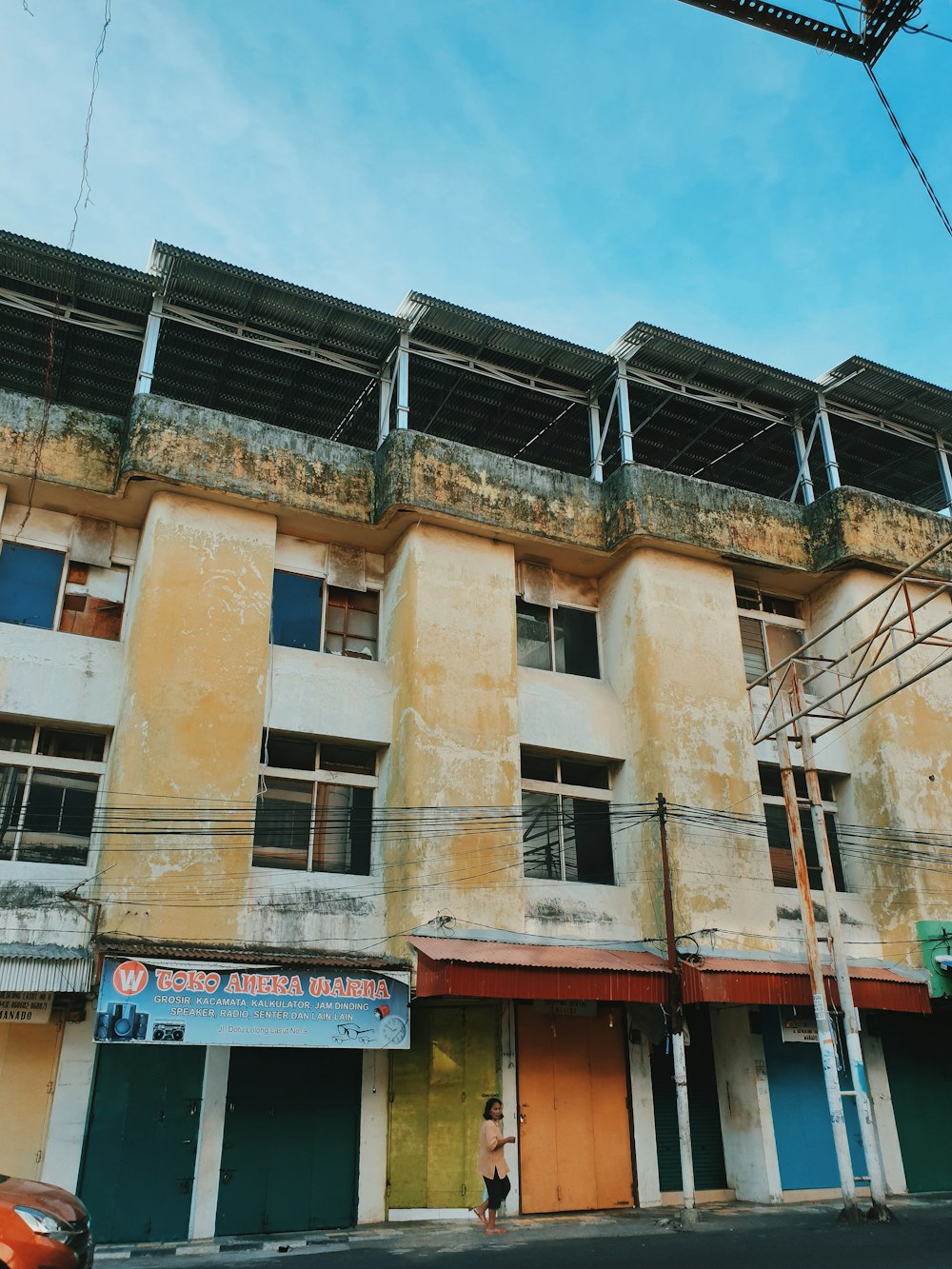 brown concrete house