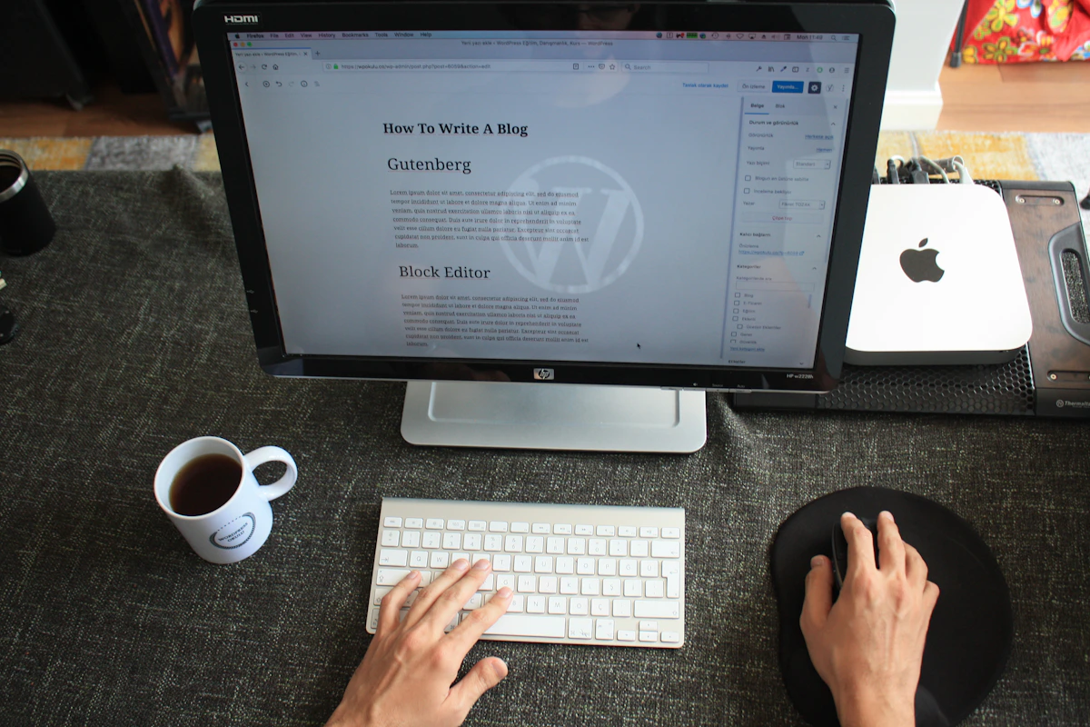 A flowchart illustrating the steps involved in starting a blog, from defining your niche to analyzing your results.
