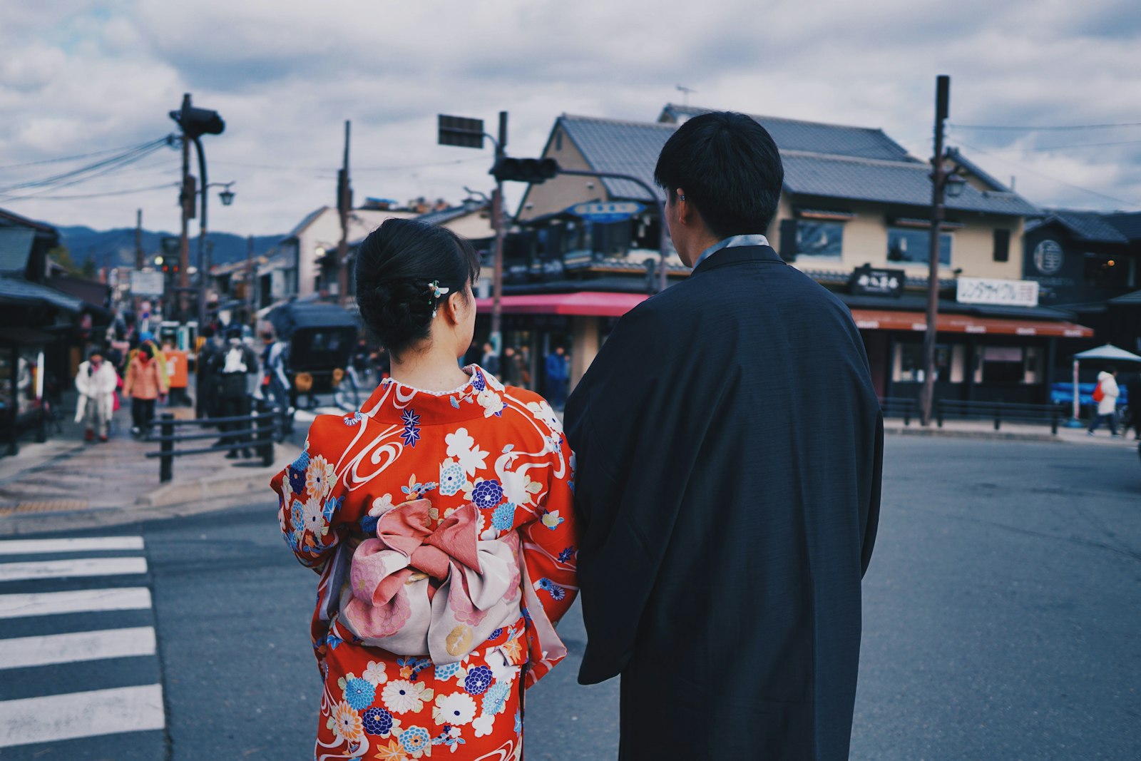 Sony a6000 + Sigma 16mm F1.4 DC DN | C sample photo. Man and woman near photography