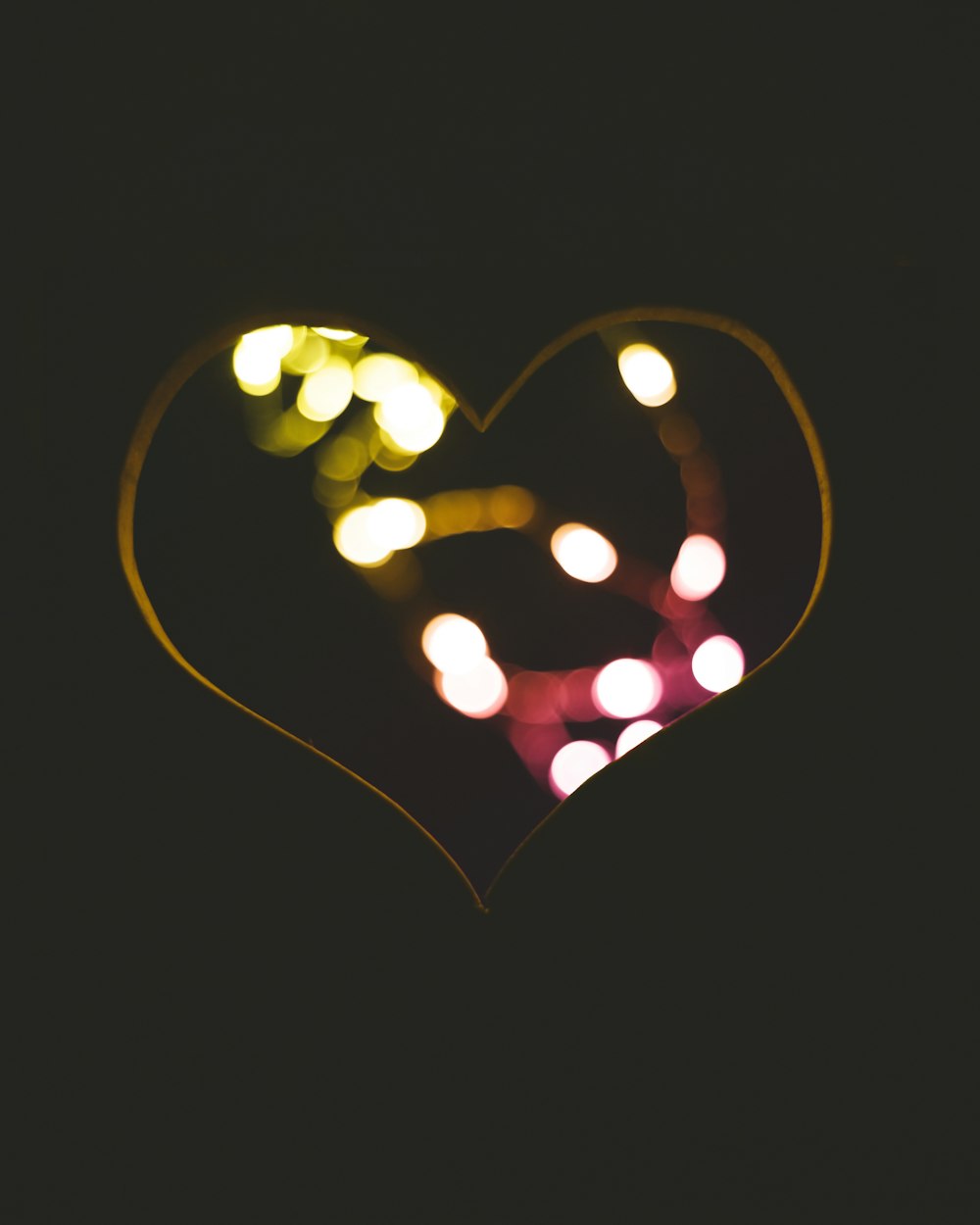 Black heart wallpaper photo – Free Light Image on Unsplash